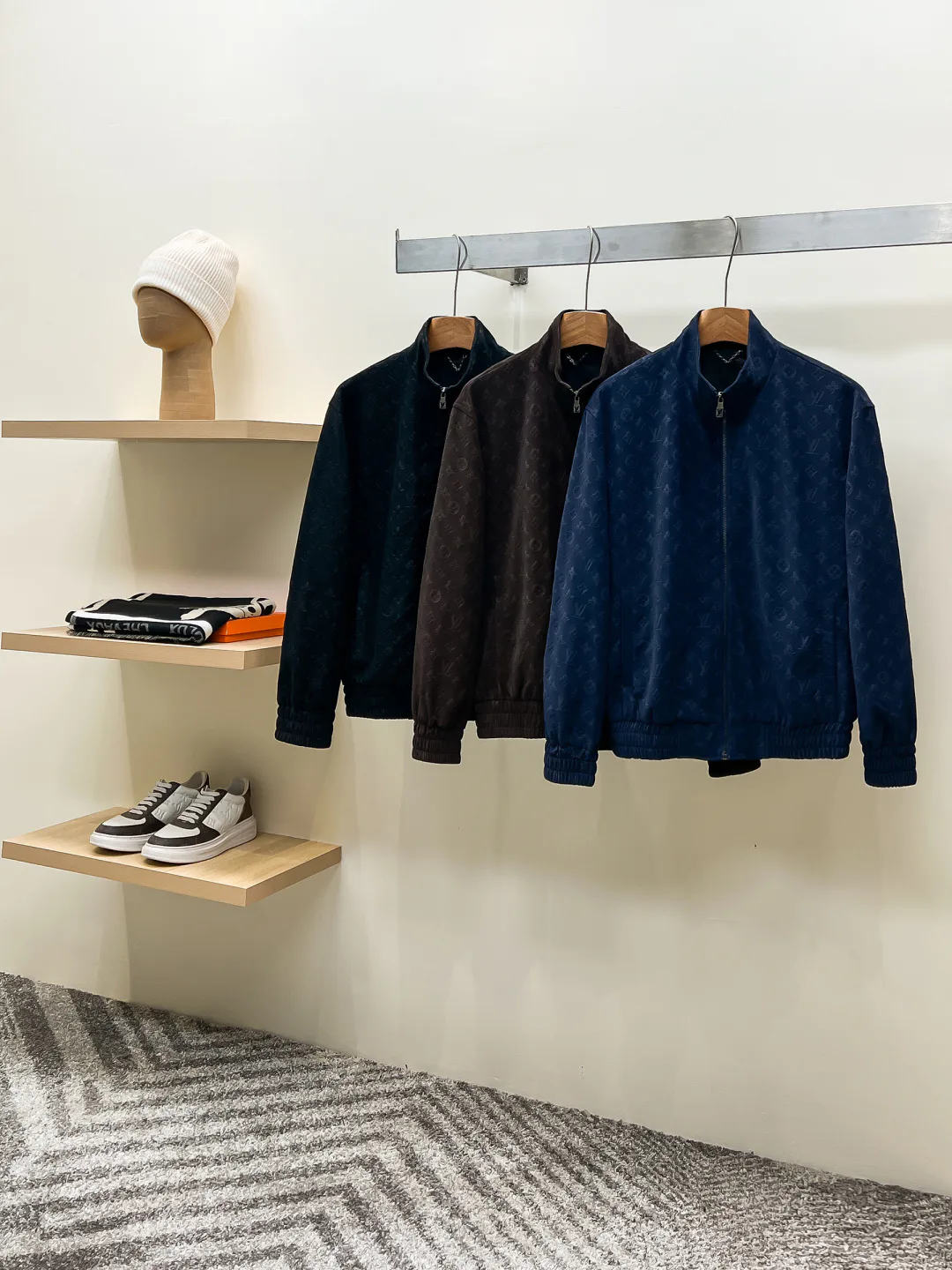 Men's Jackets And Down Jackets LOUIS VUITTON 18499107