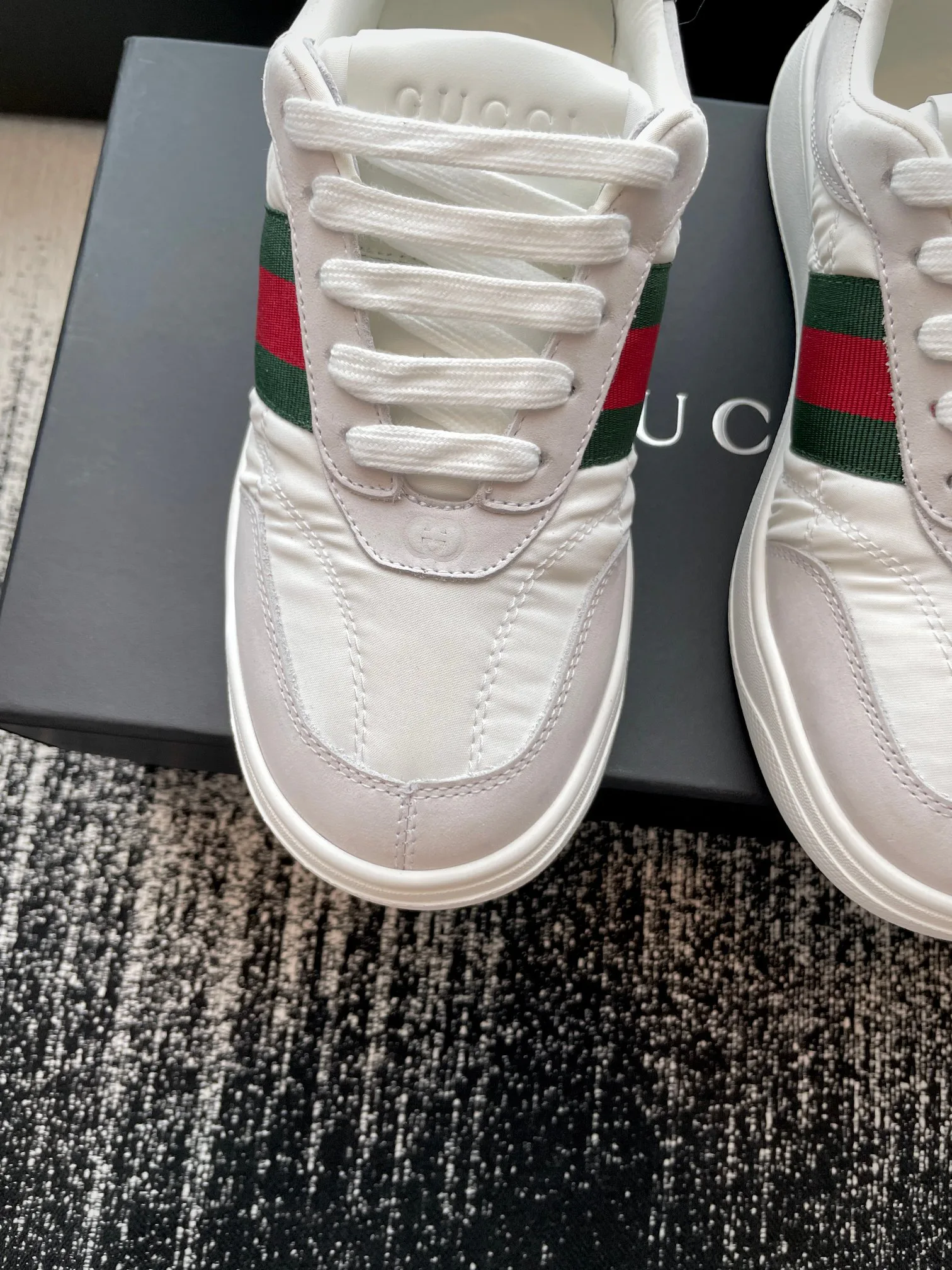 Women's Sneakers GUCCI 18447991