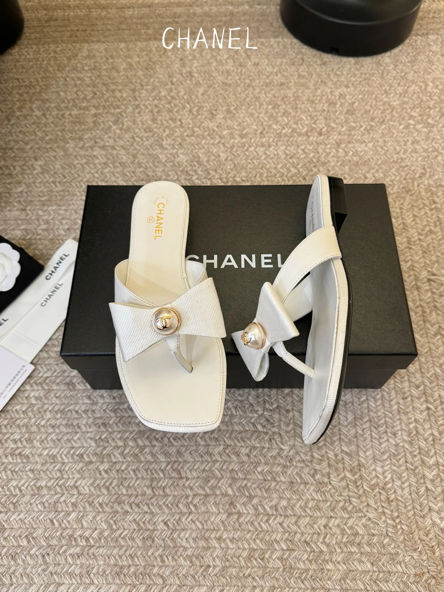 Women's Flip-Flops CHANEL 17220373