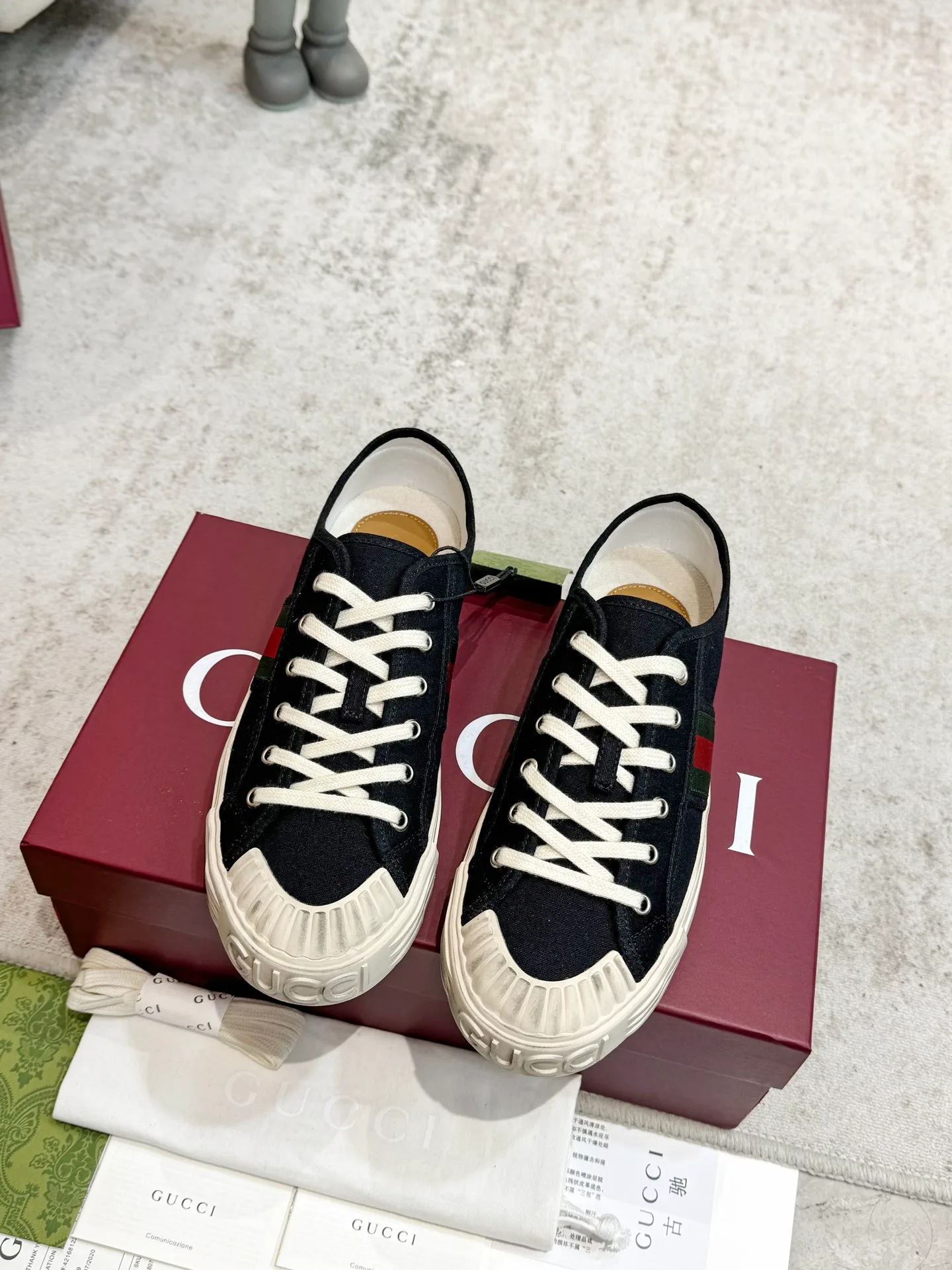 Women's Sneakers GUCCI 18139048