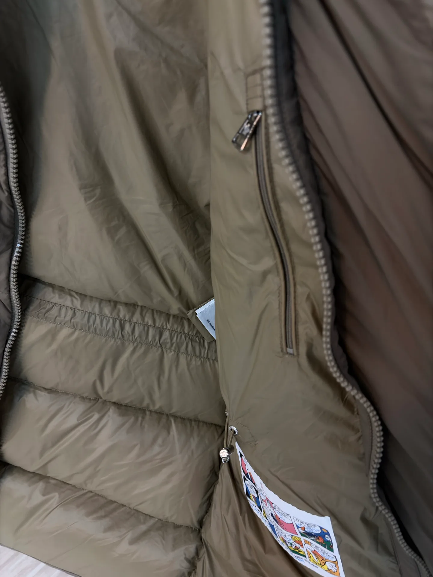 Women's Jackets And Down Jackets MONCLER 18323845