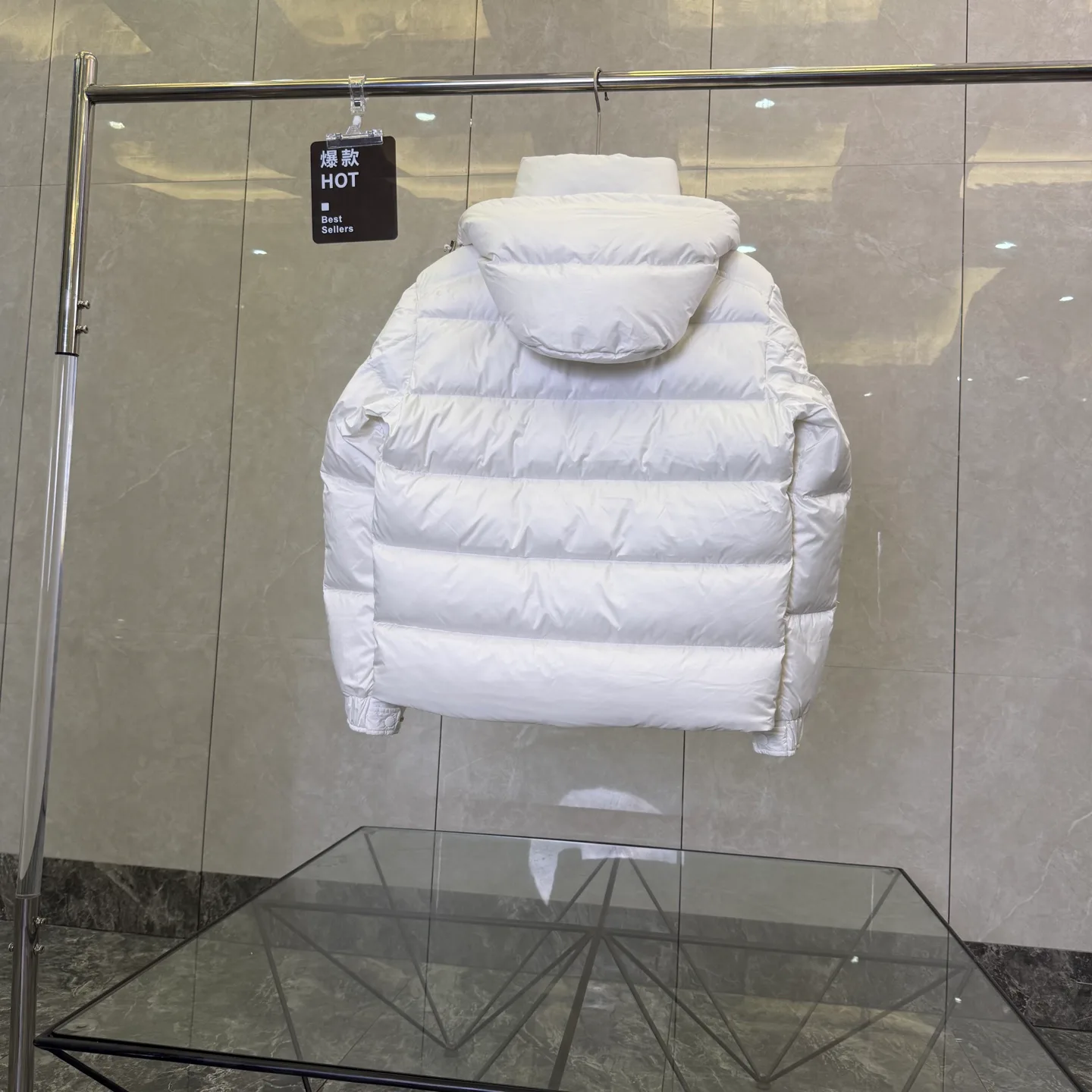 Women's Jackets And Down Jackets MONCLER 17949513