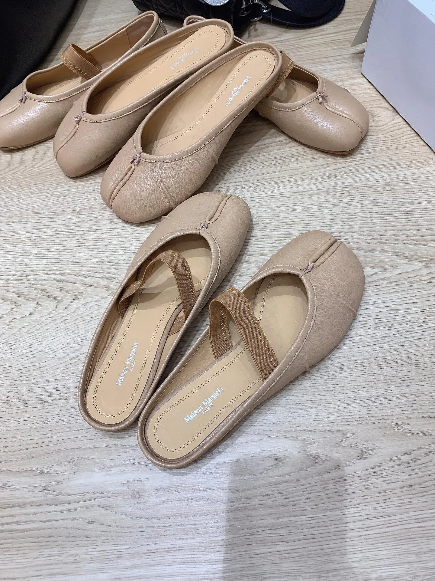 Women's Ballet Flats MAISON MARGIELA 18160100