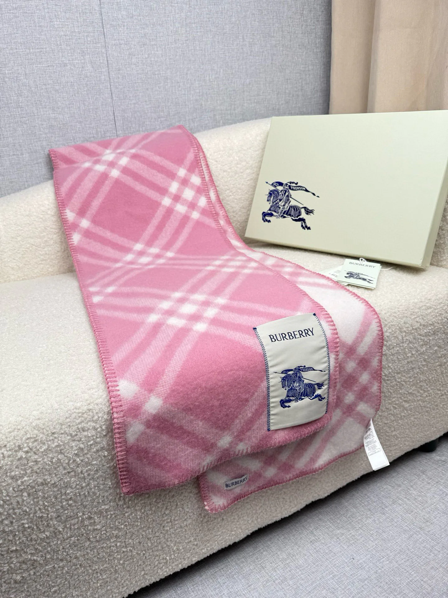 Scarves BURBERRY 17948824