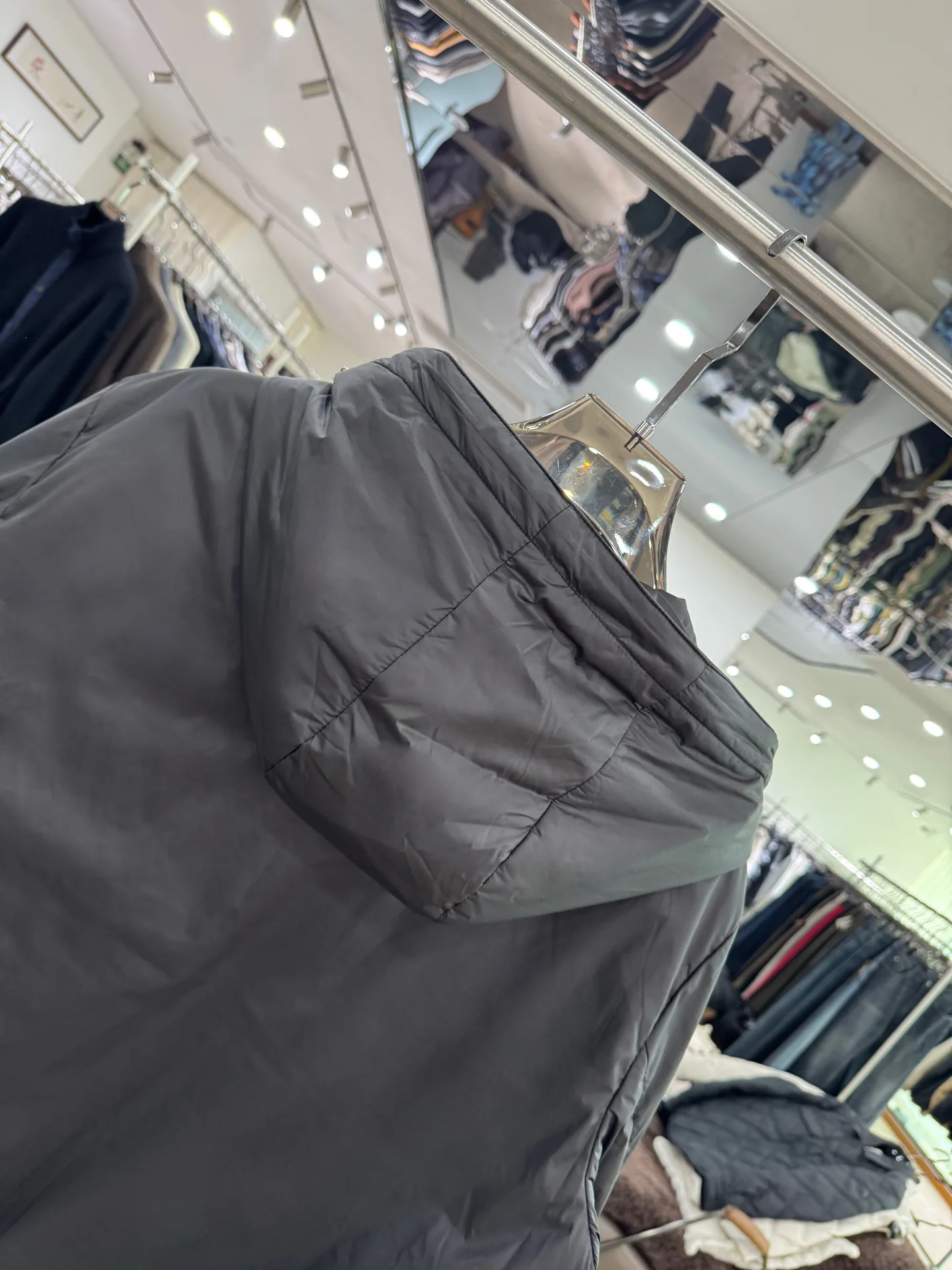 Men's Jackets And Down Jackets MONCLER 18084260