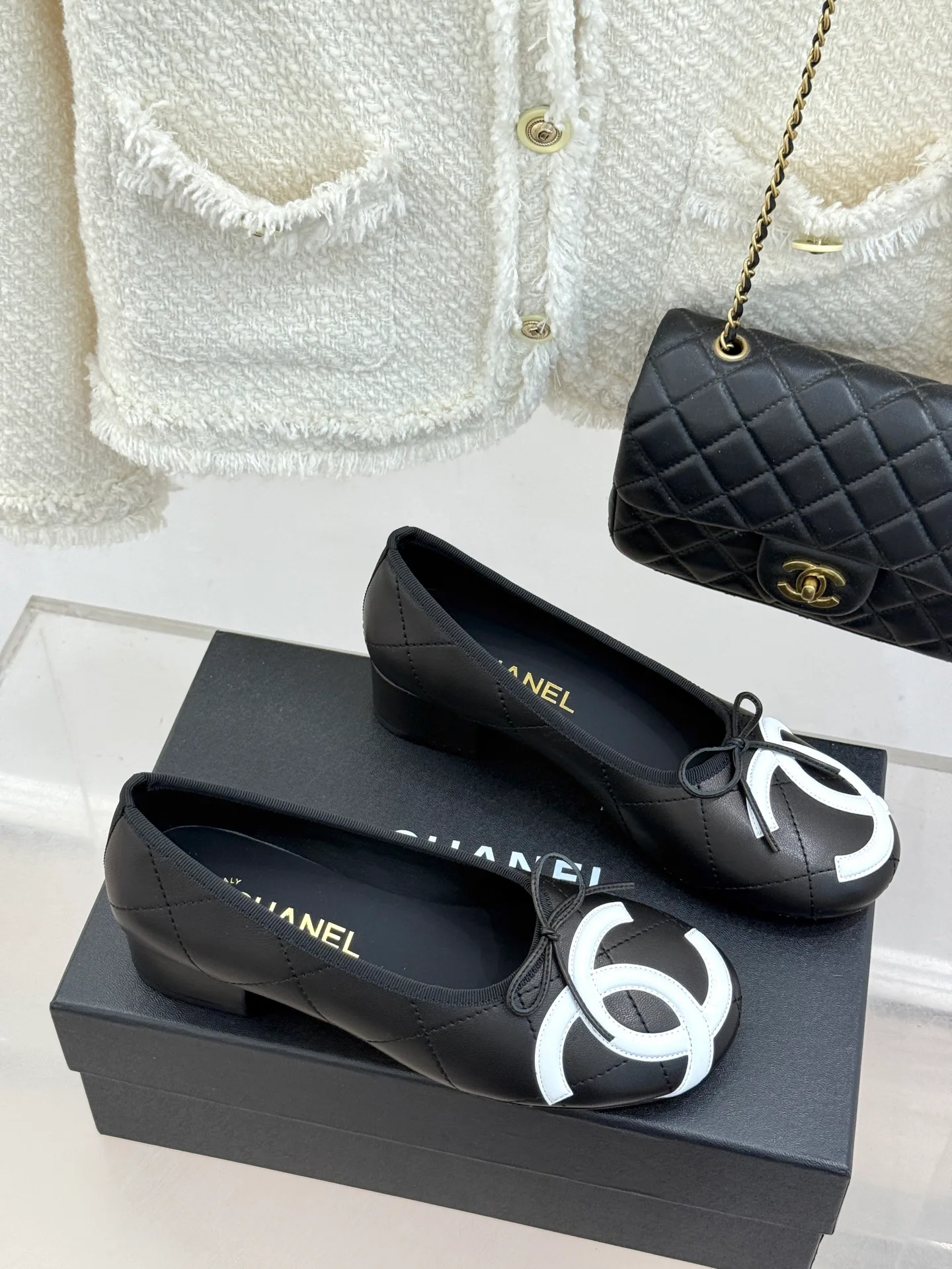 Women's Ballet Flats CHANEL 17303672