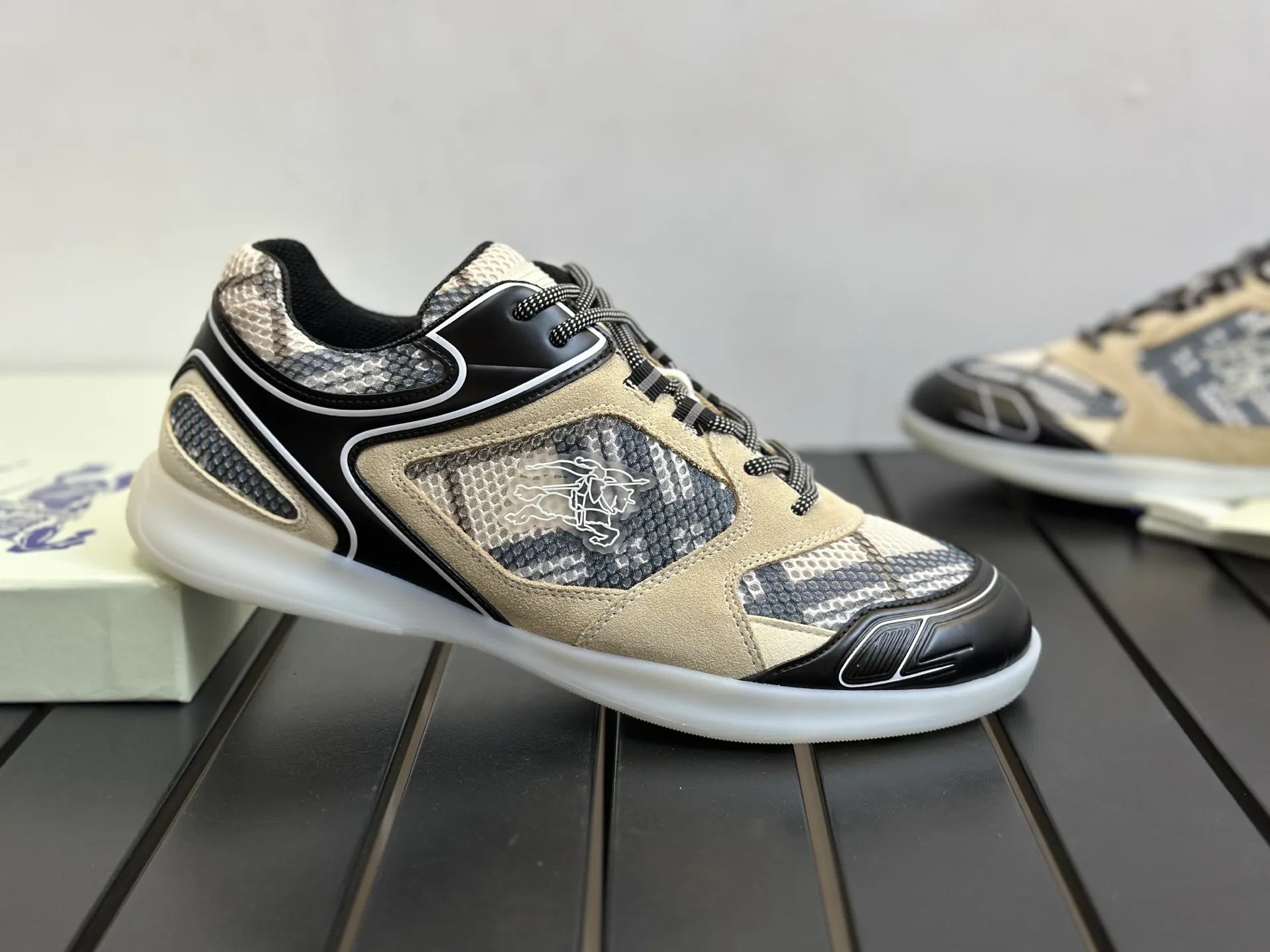 Men's Sneakers BURBERRY 17420353