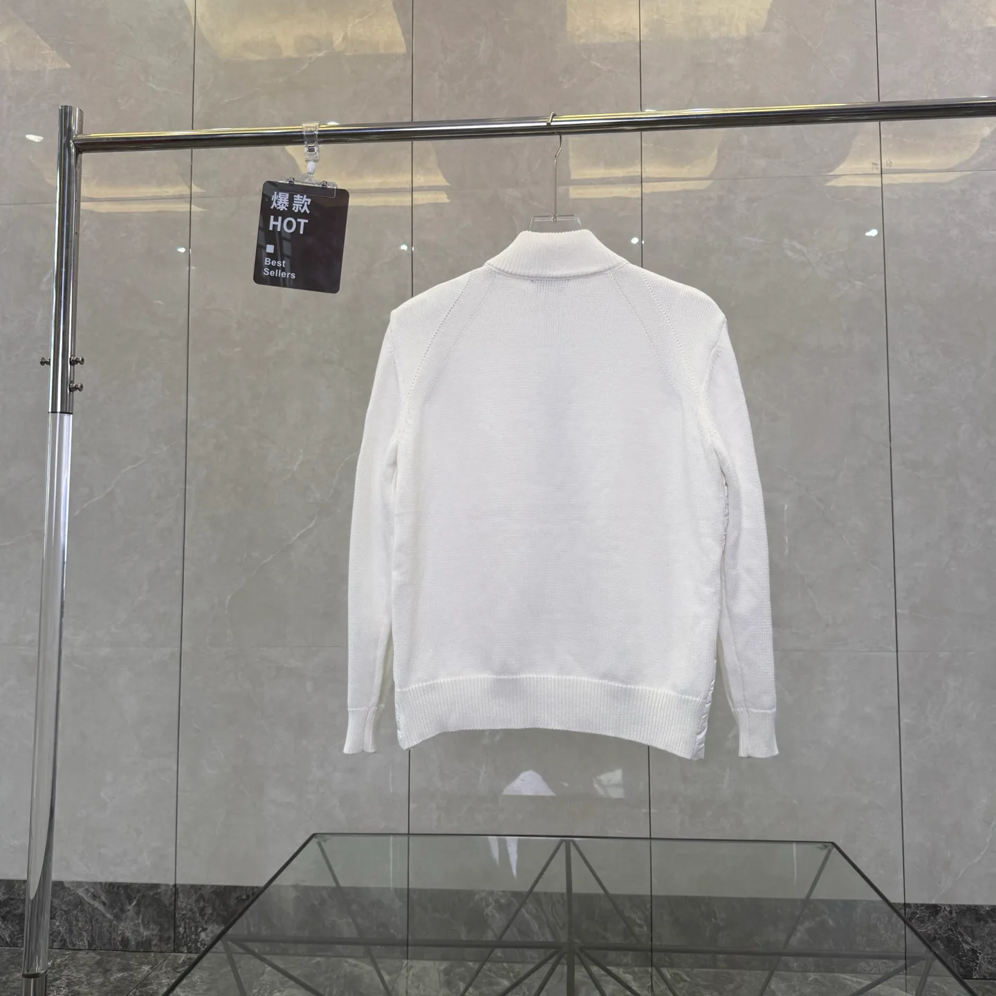 Women's Jackets And Down Jackets MONCLER 17949636