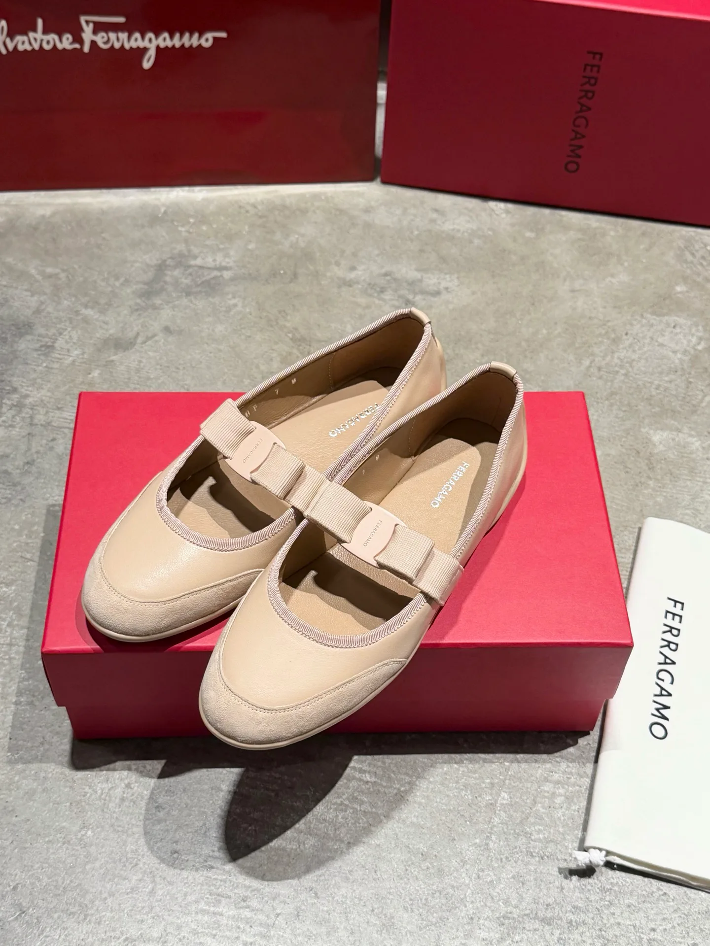 Women's Ballet Flats SALVATORE FERRAGAMO 18357228