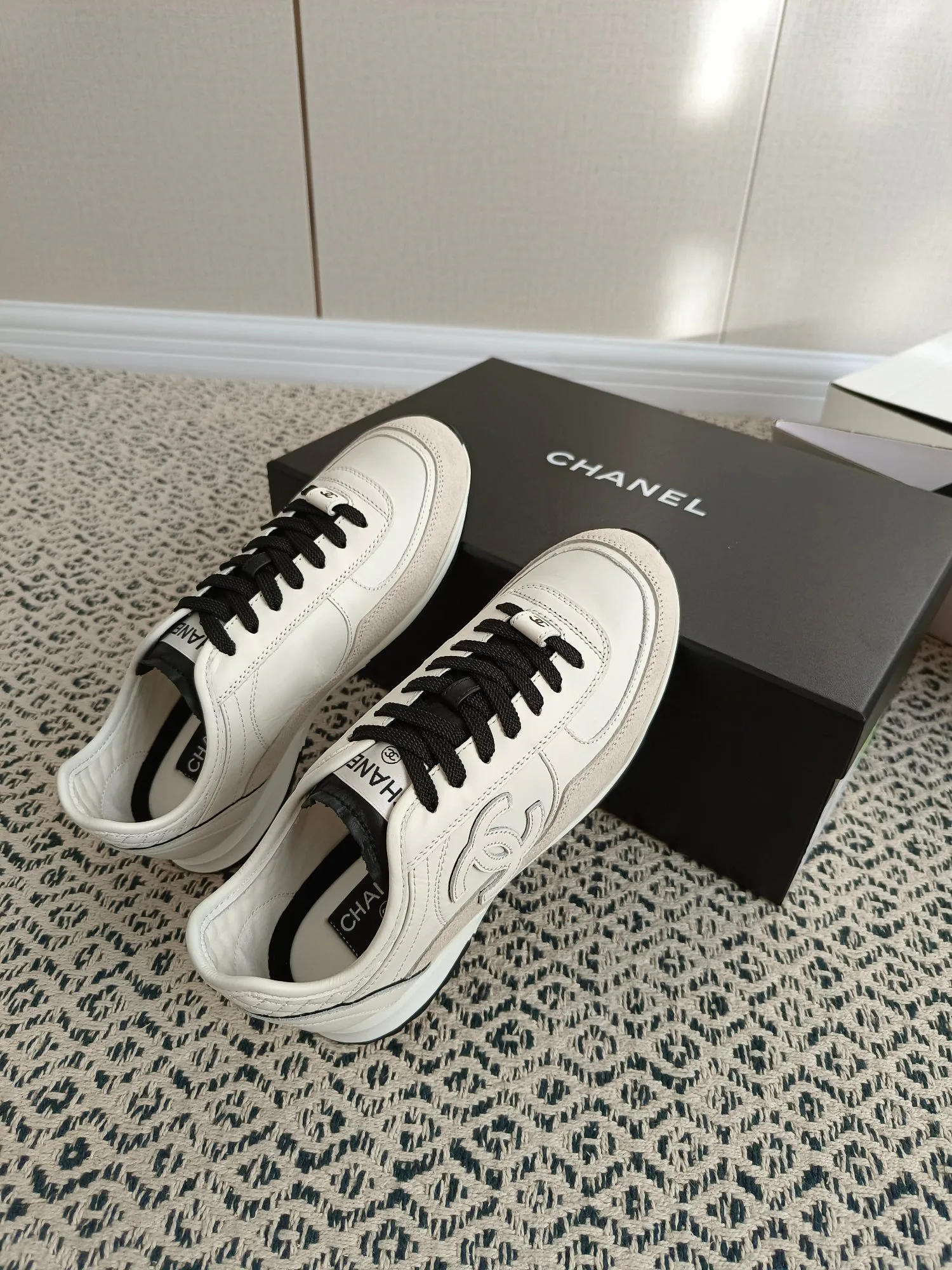 Women's Sneakers CHANEL 18274008