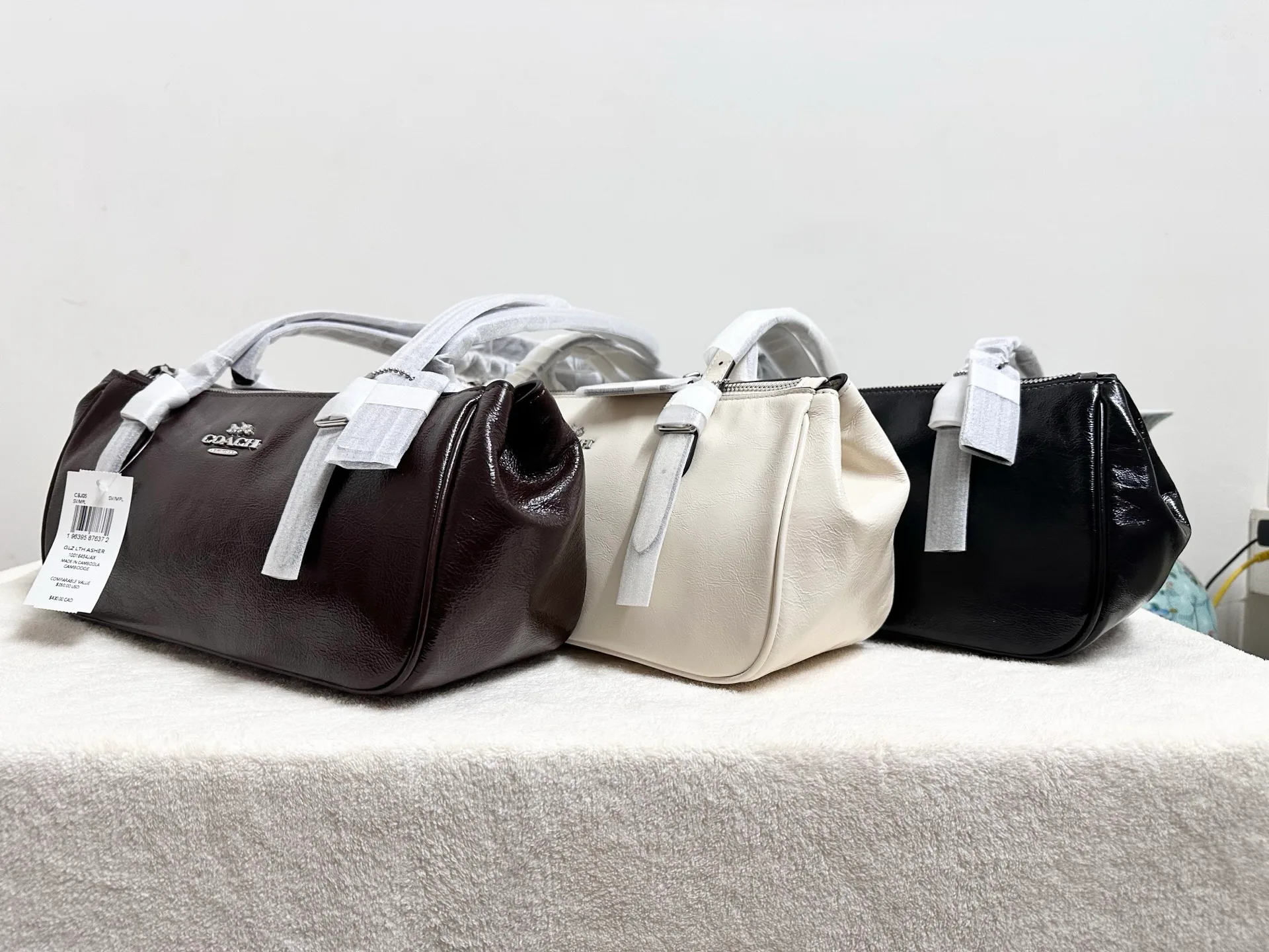 Women's Classic Handbags COACH 17960962