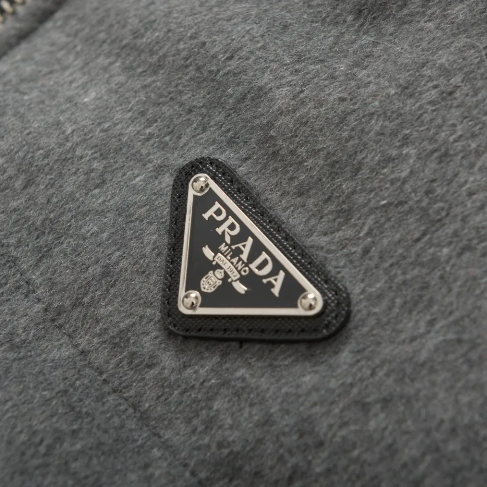 Women's Jackets And Down Jackets PRADA 18043692