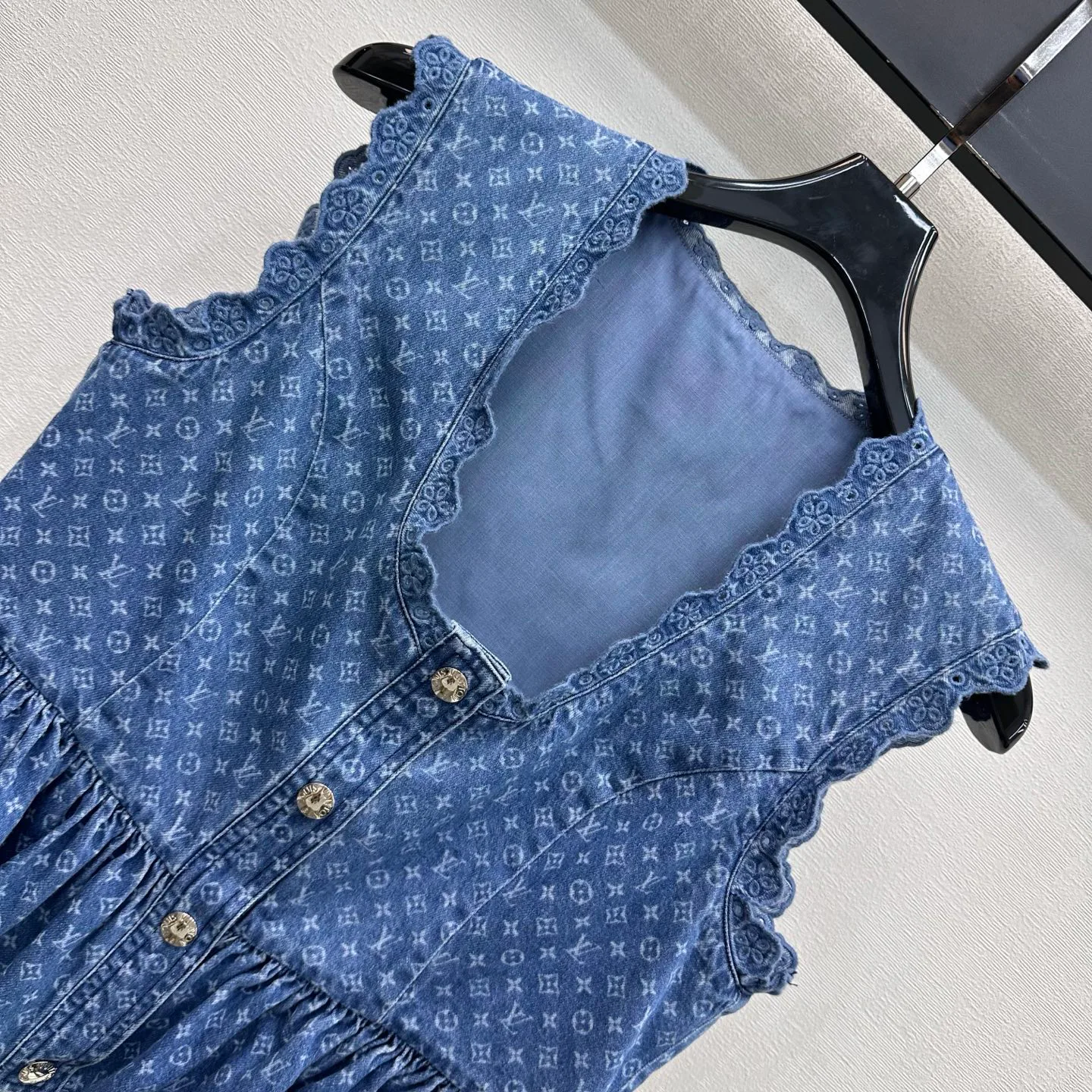 Women's Vests LOUIS VUITTON 17392648