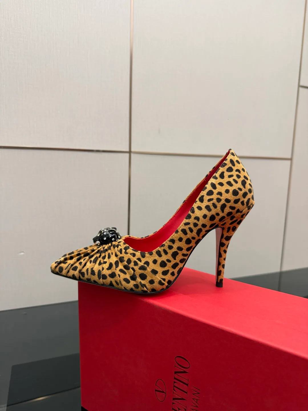 Women's Heels VALENTINO 17467435