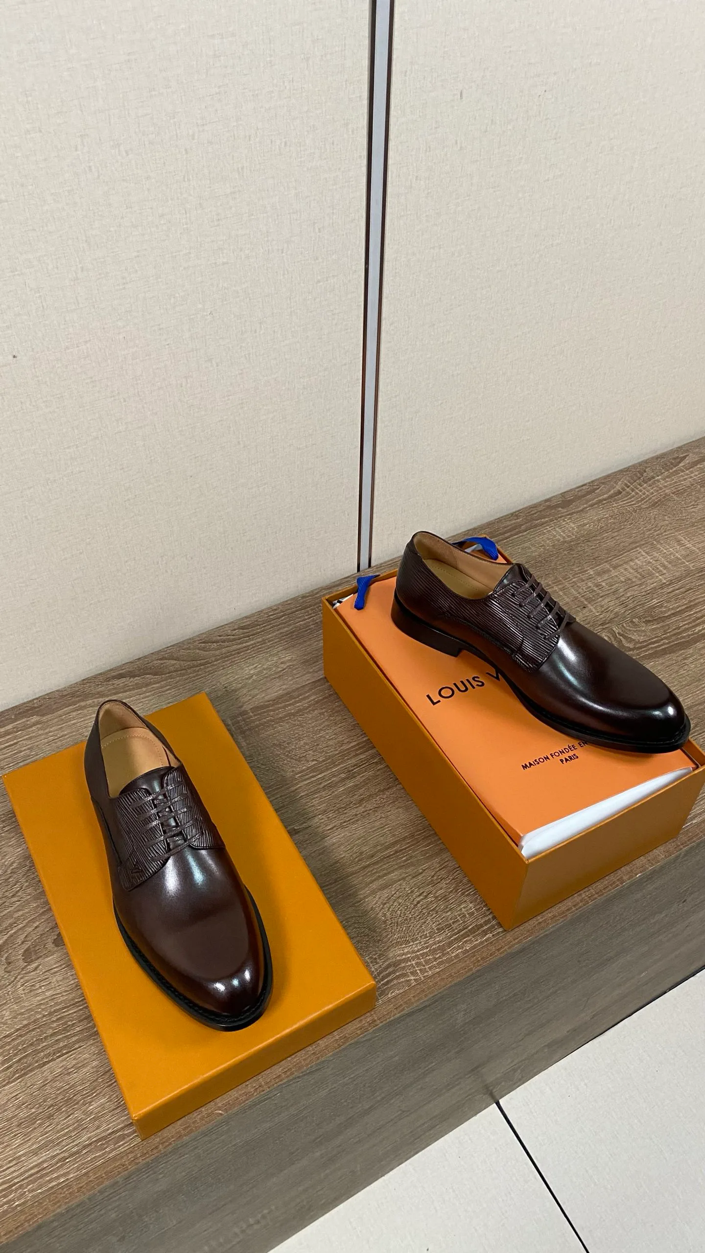 Men's Loafers And Dress Shoes LOUIS VUITTON 18078684