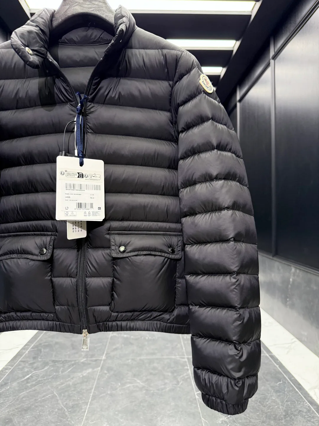 Women's Jackets And Down Jackets MONCLER 18536478