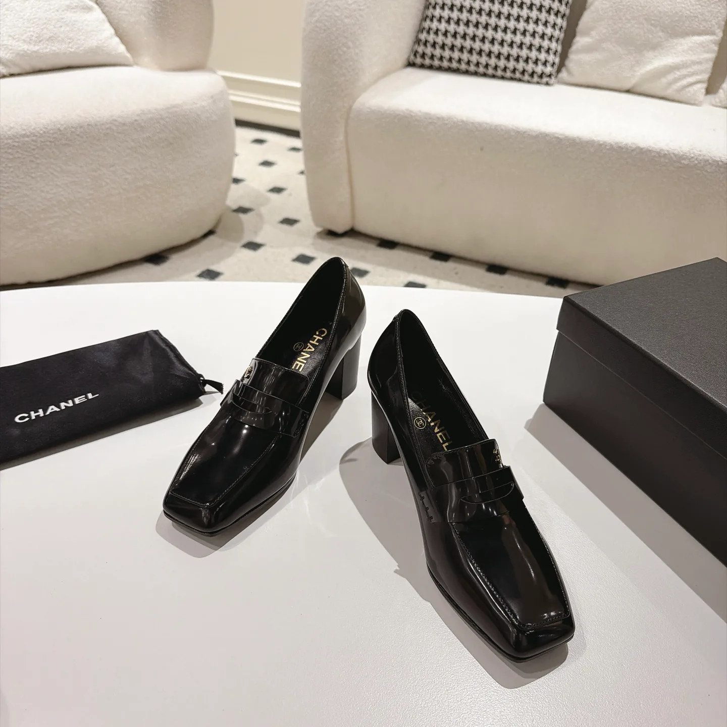 Women's Loafers And Moccasins CHANEL 18462116