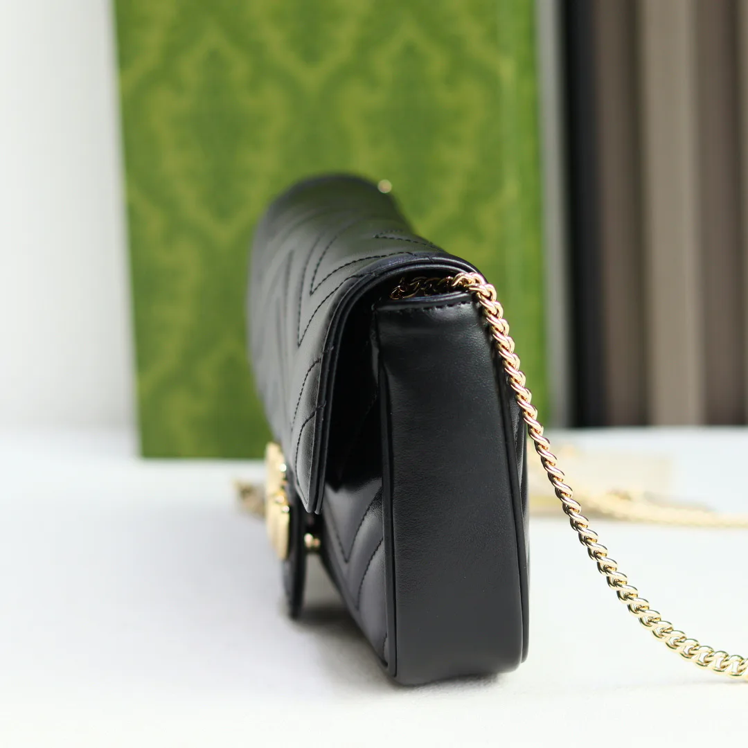 Women's Classic Handbags GUCCI 17947947