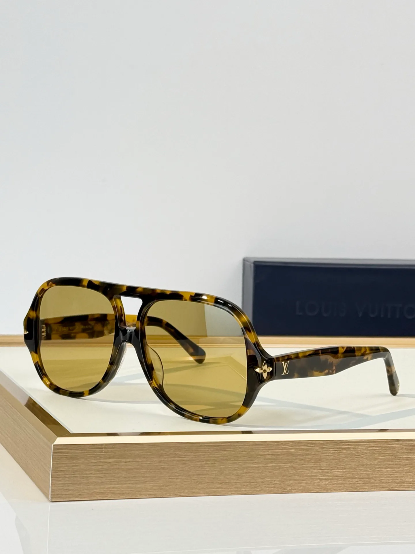 Glasses LOUIS VUITTON 18201387