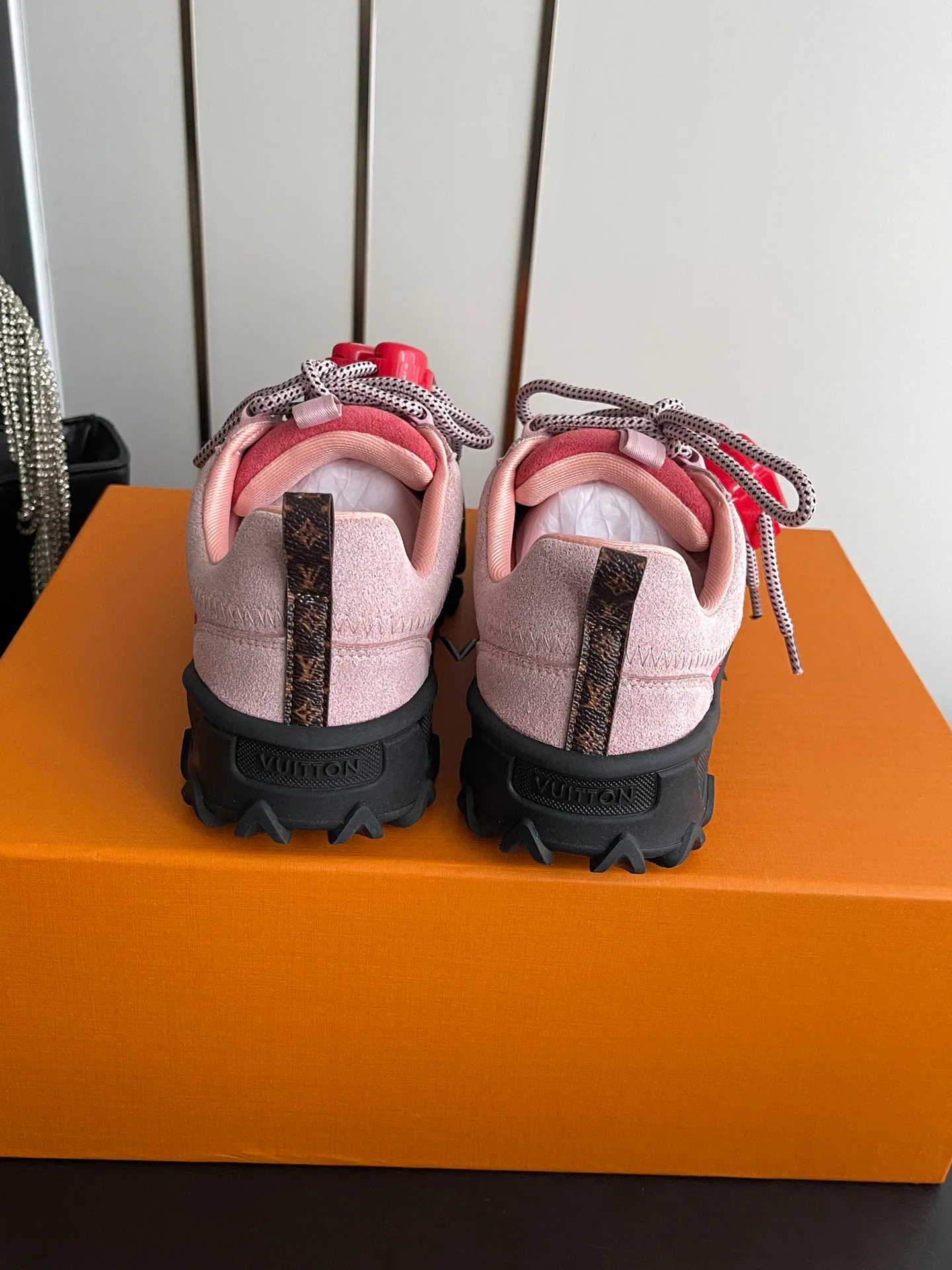 Women's Sneakers LOUIS VUITTON 17554378