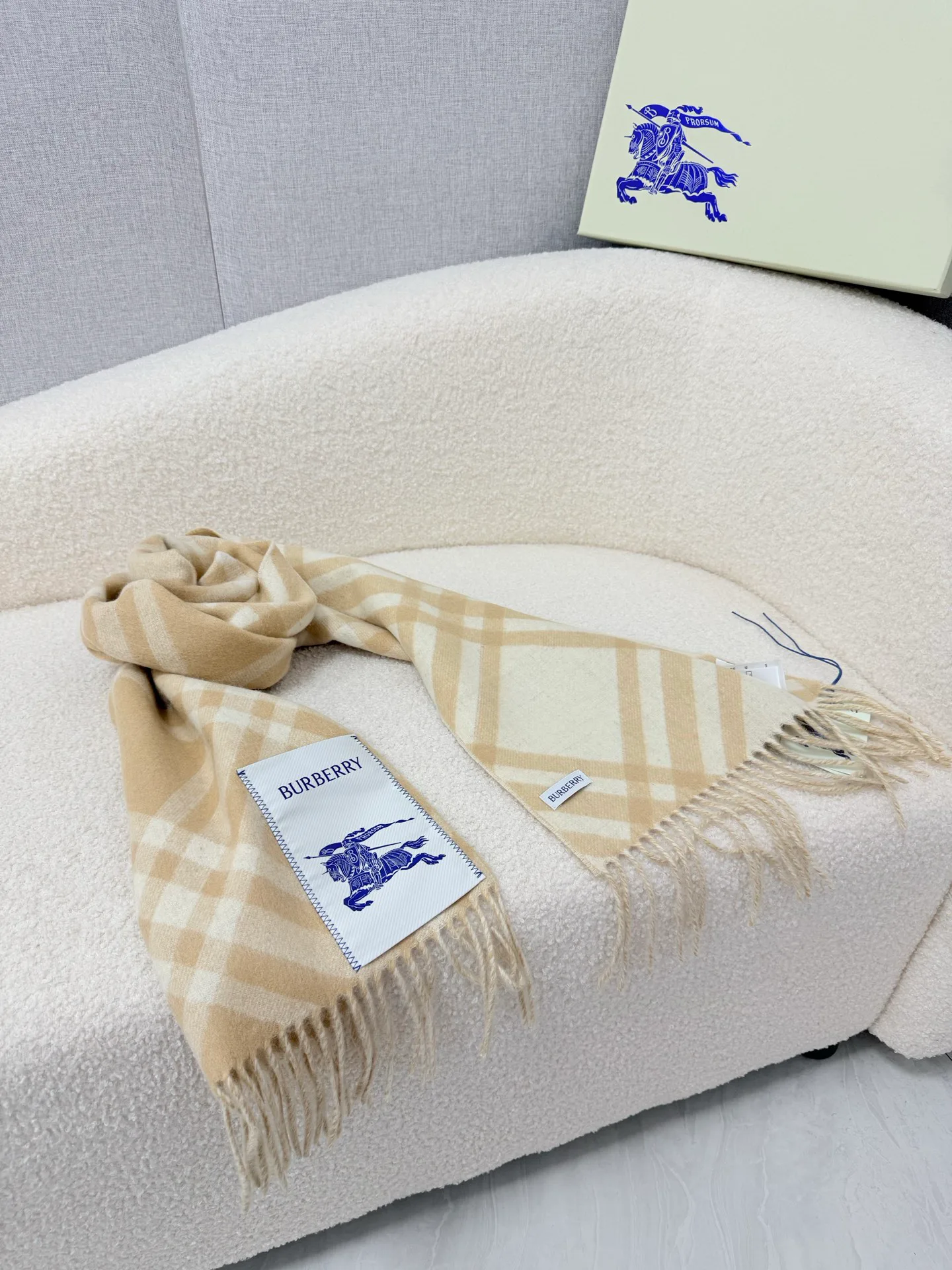 Scarves BURBERRY 18322320