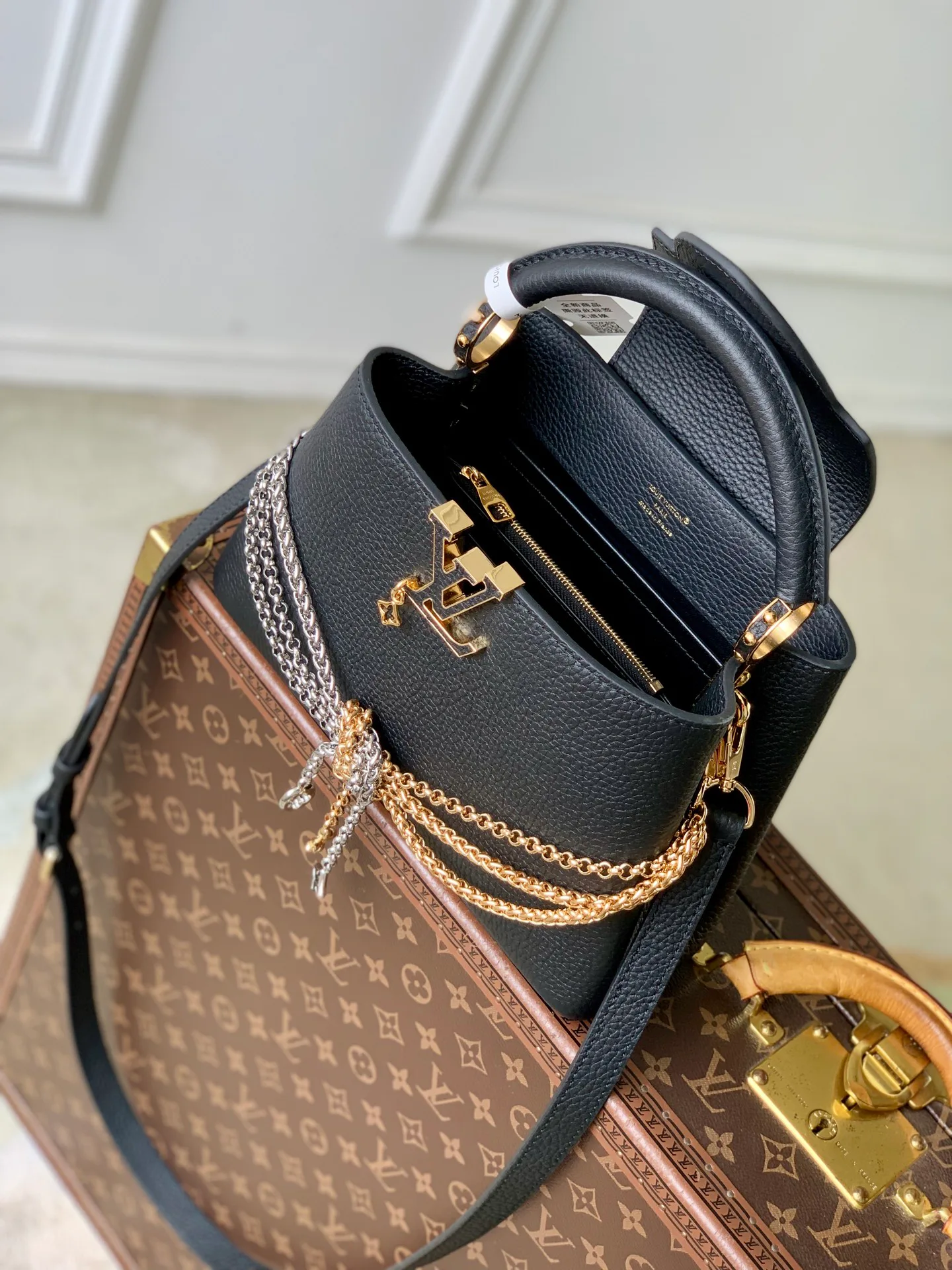 Women's Classic Handbags LOUIS VUITTON 18147535