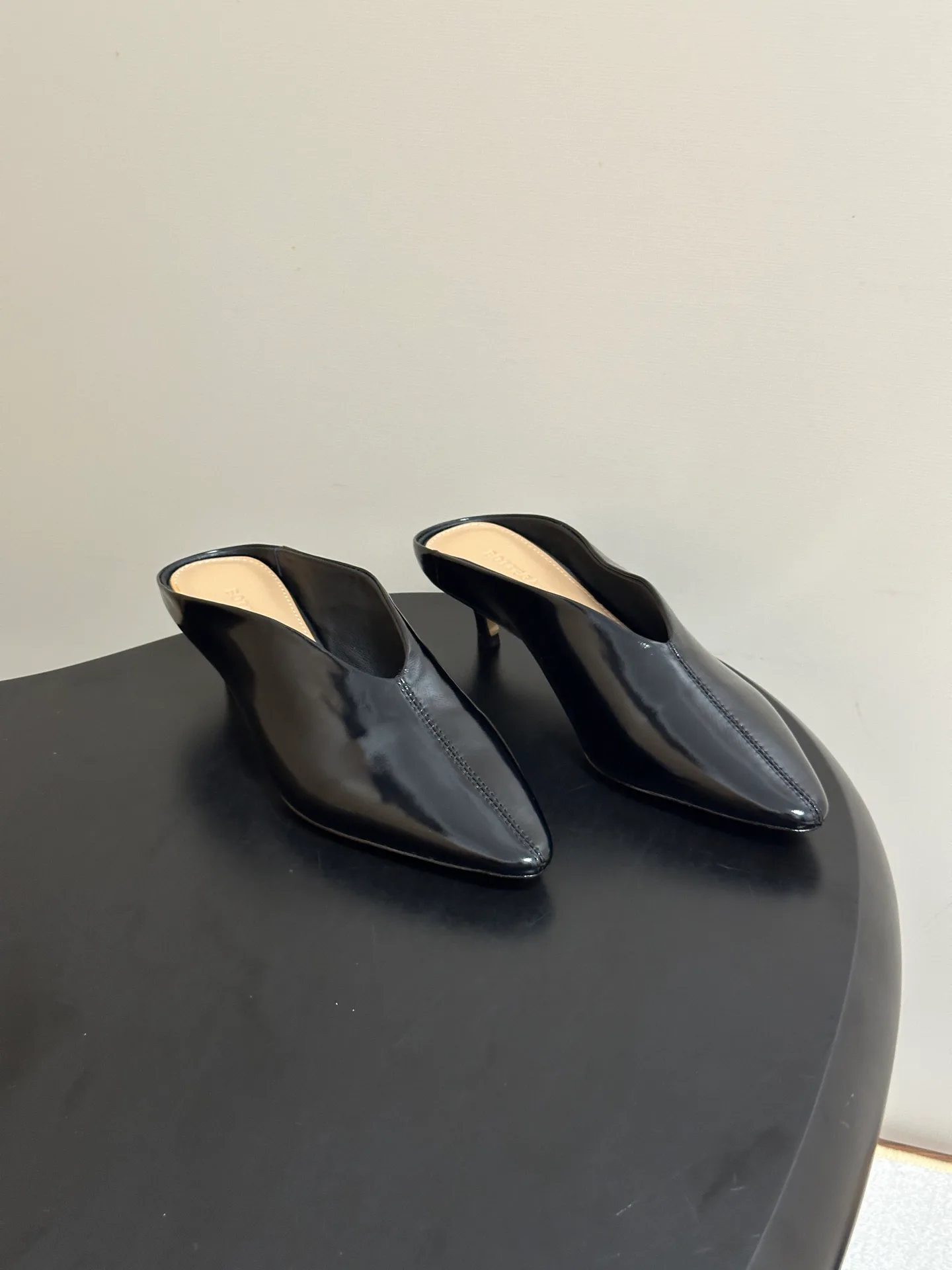 Women's Mules And Clogs BOTTEGA VENETA 18049549