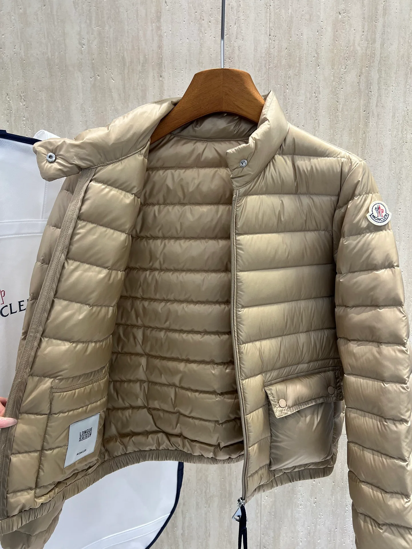 Women's Jackets And Down Jackets MONCLER 18212691