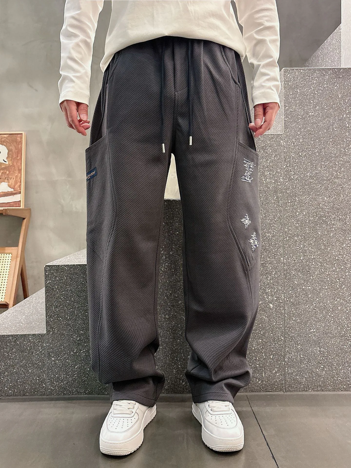 Men's Trousers LOUIS VUITTON 18340440