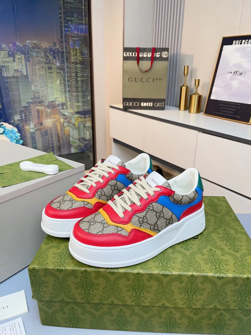 Women's Sneakers GUCCI 18369620
