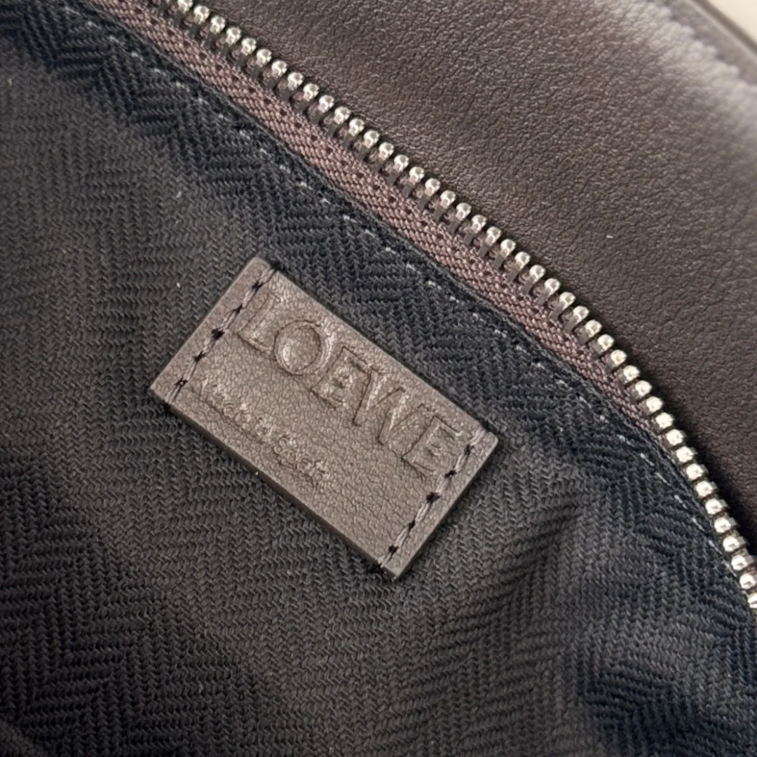 Women's Classic Handbags LOEWE 18004237