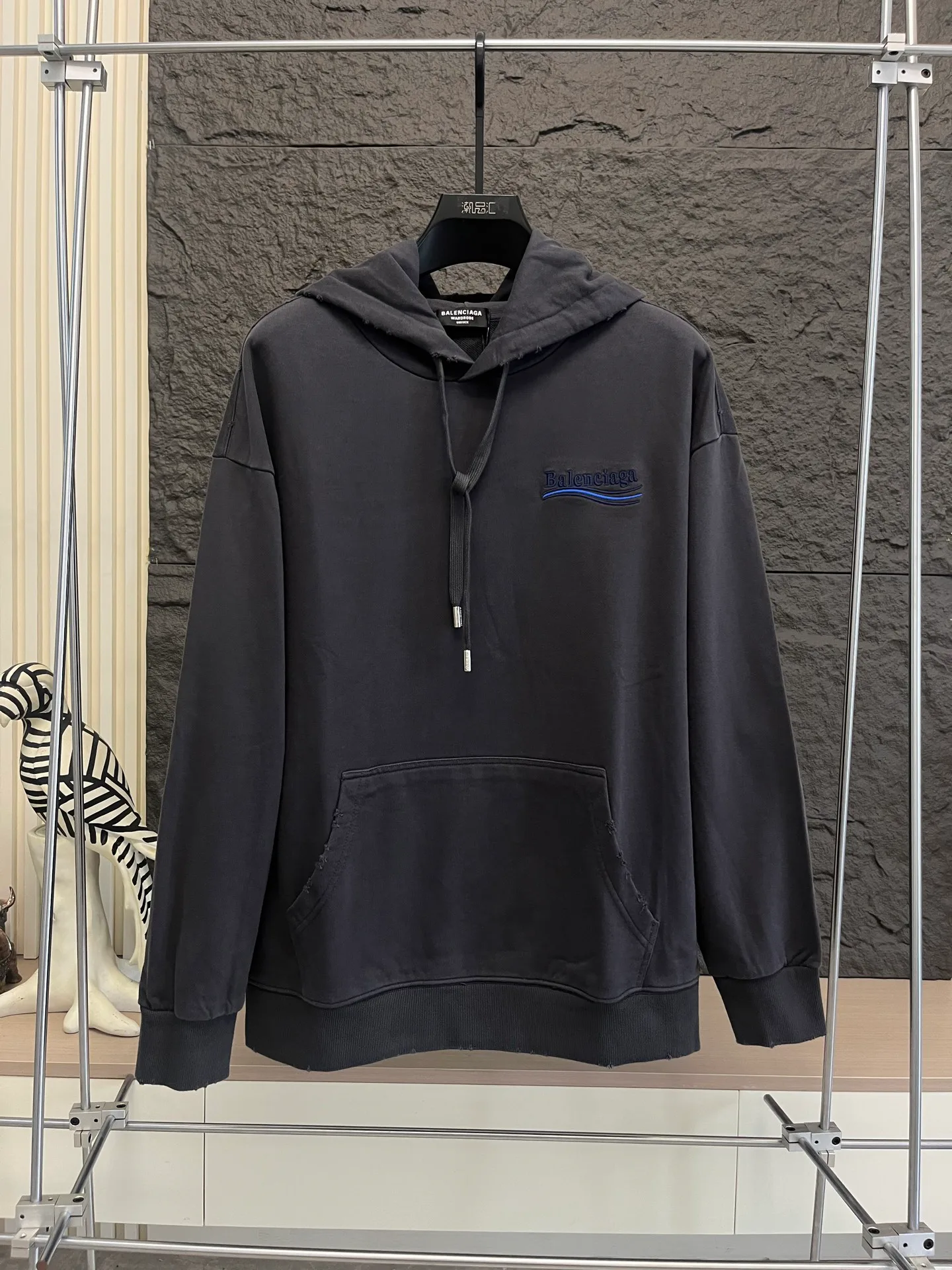 Men's Sweatshirts And Hoodies BALENCIAGA 18392318