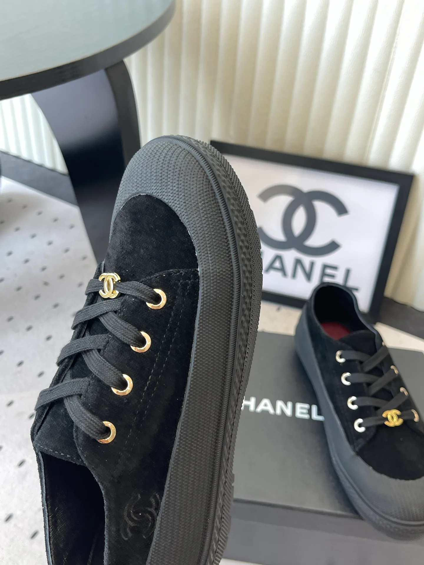 Women's Sneakers CHANEL 18069861