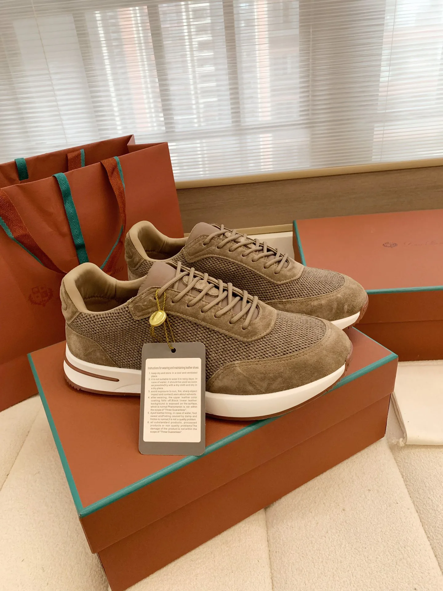 Men's Sneakers LORO PIANA 18486042