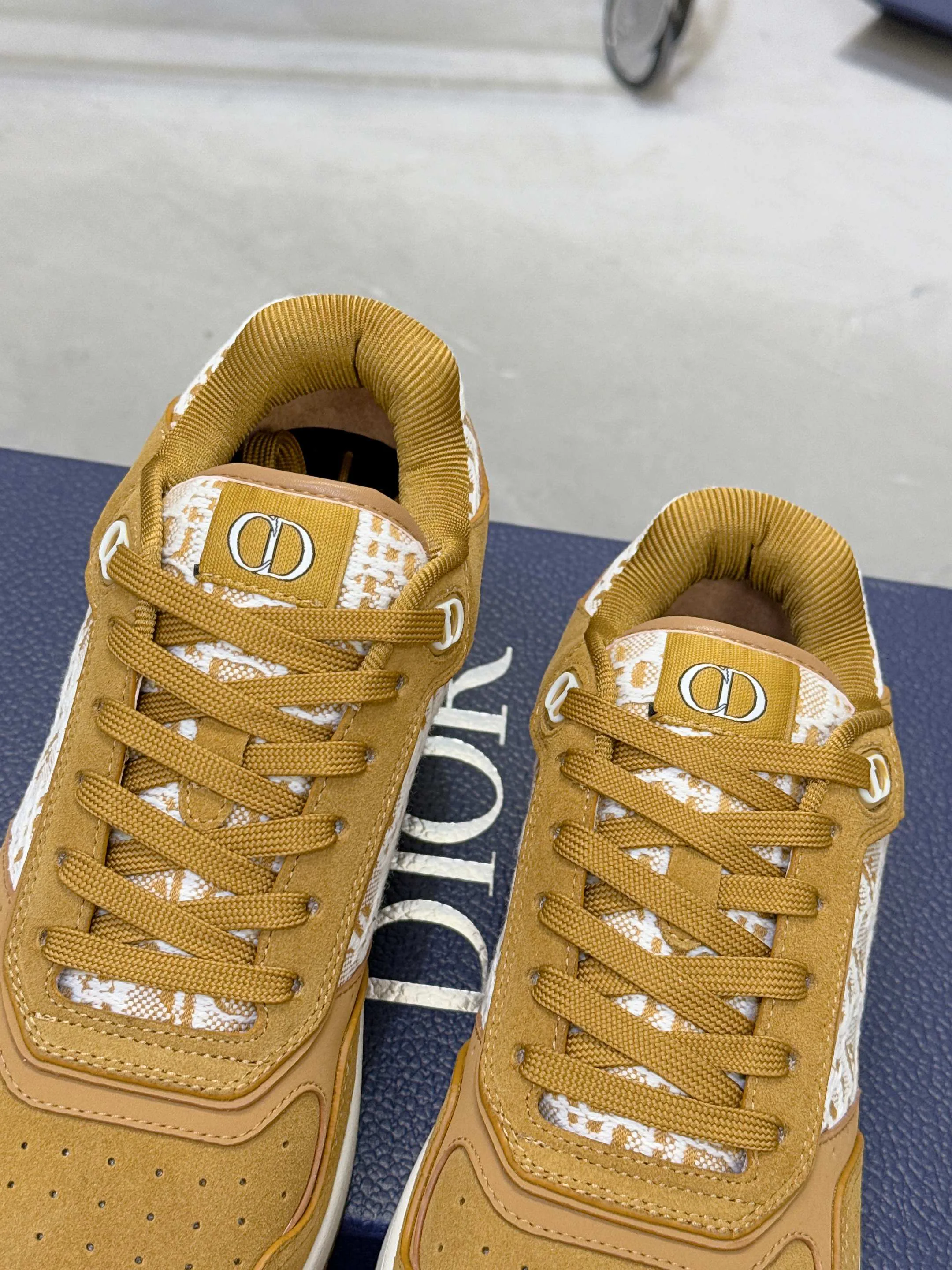 Women's Sneakers CHRISTIAN DIOR 17467502