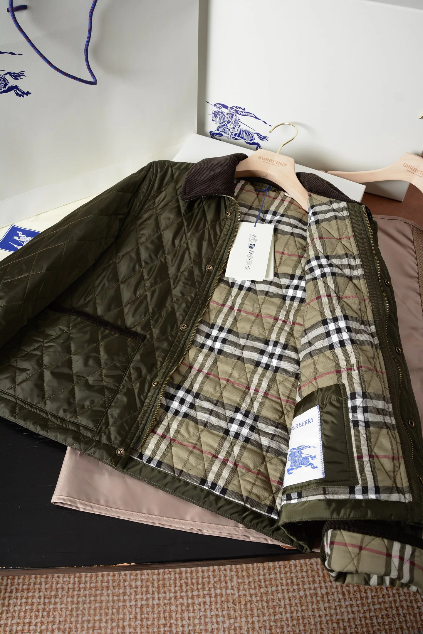 Women's Jackets And Down Jackets BURBERRY 18513001