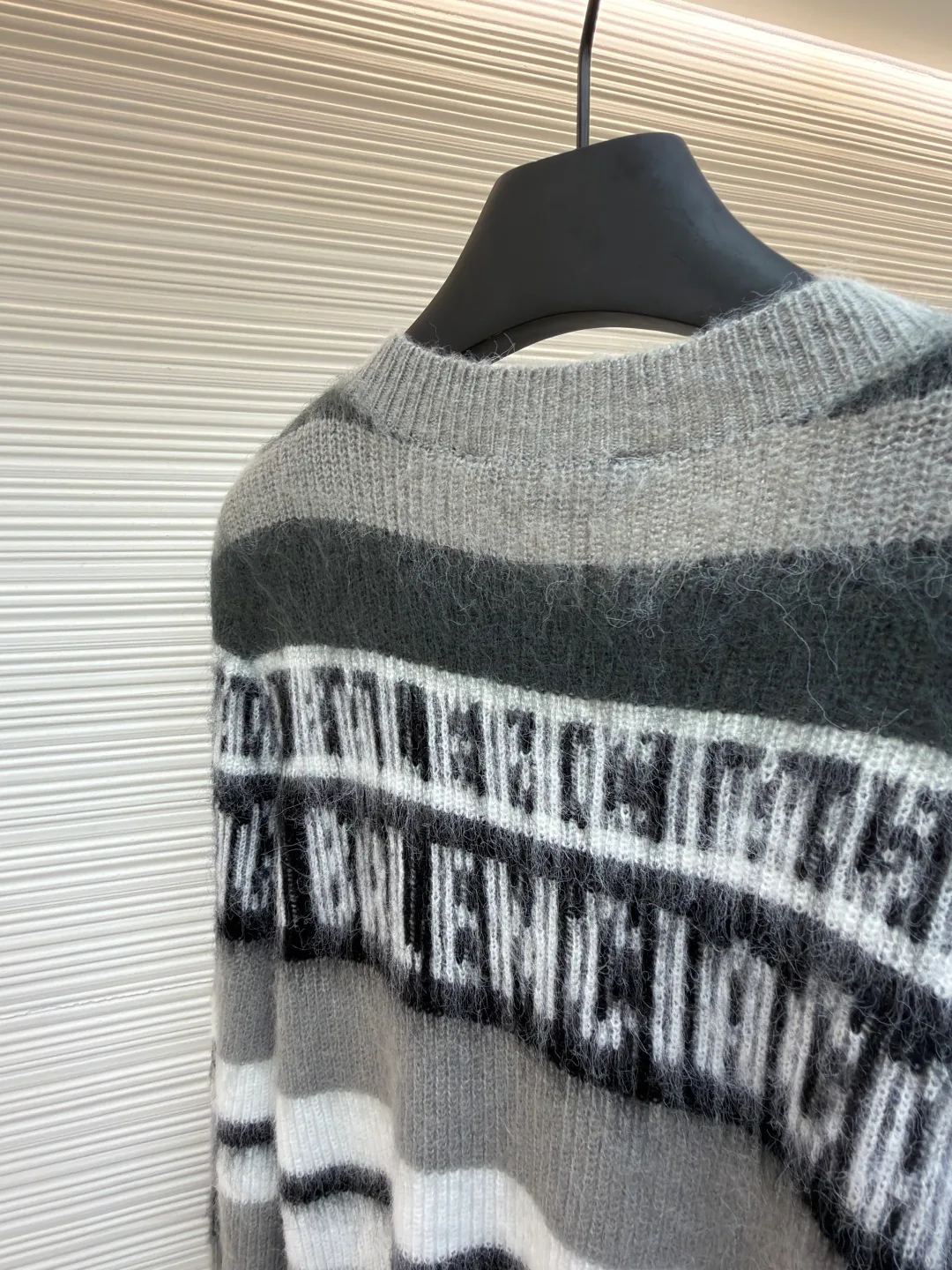 Men's Jumpers And Sweaters BALENCIAGA 18260618