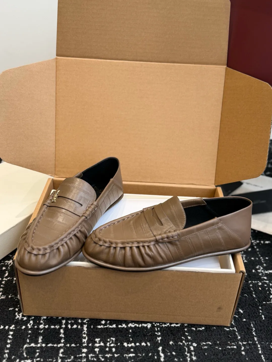 Women's Loafers And Moccasins SAINT LAURENT 18164541
