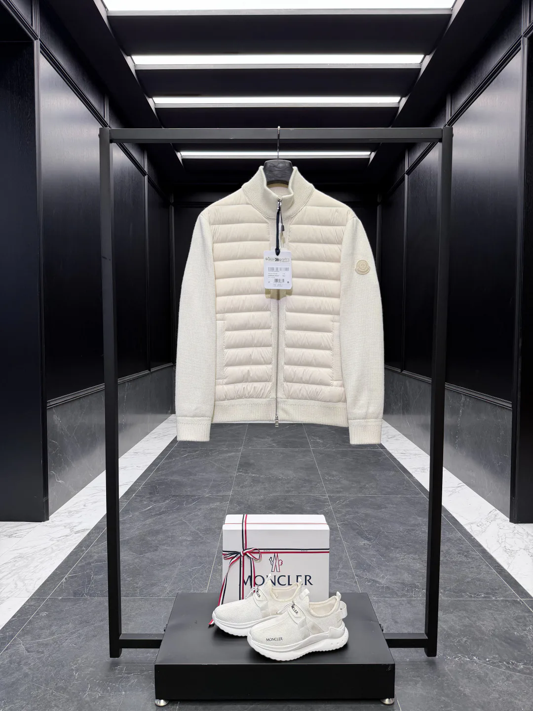Men's Jackets And Down Jackets MONCLER 18007823