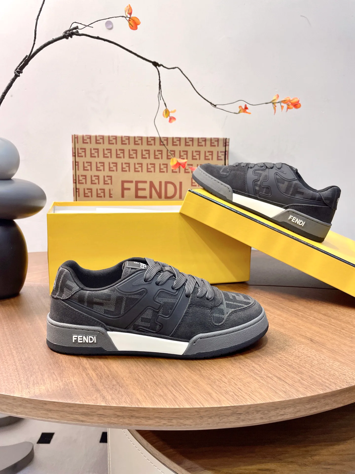 Women's Sneakers FENDI 17957367