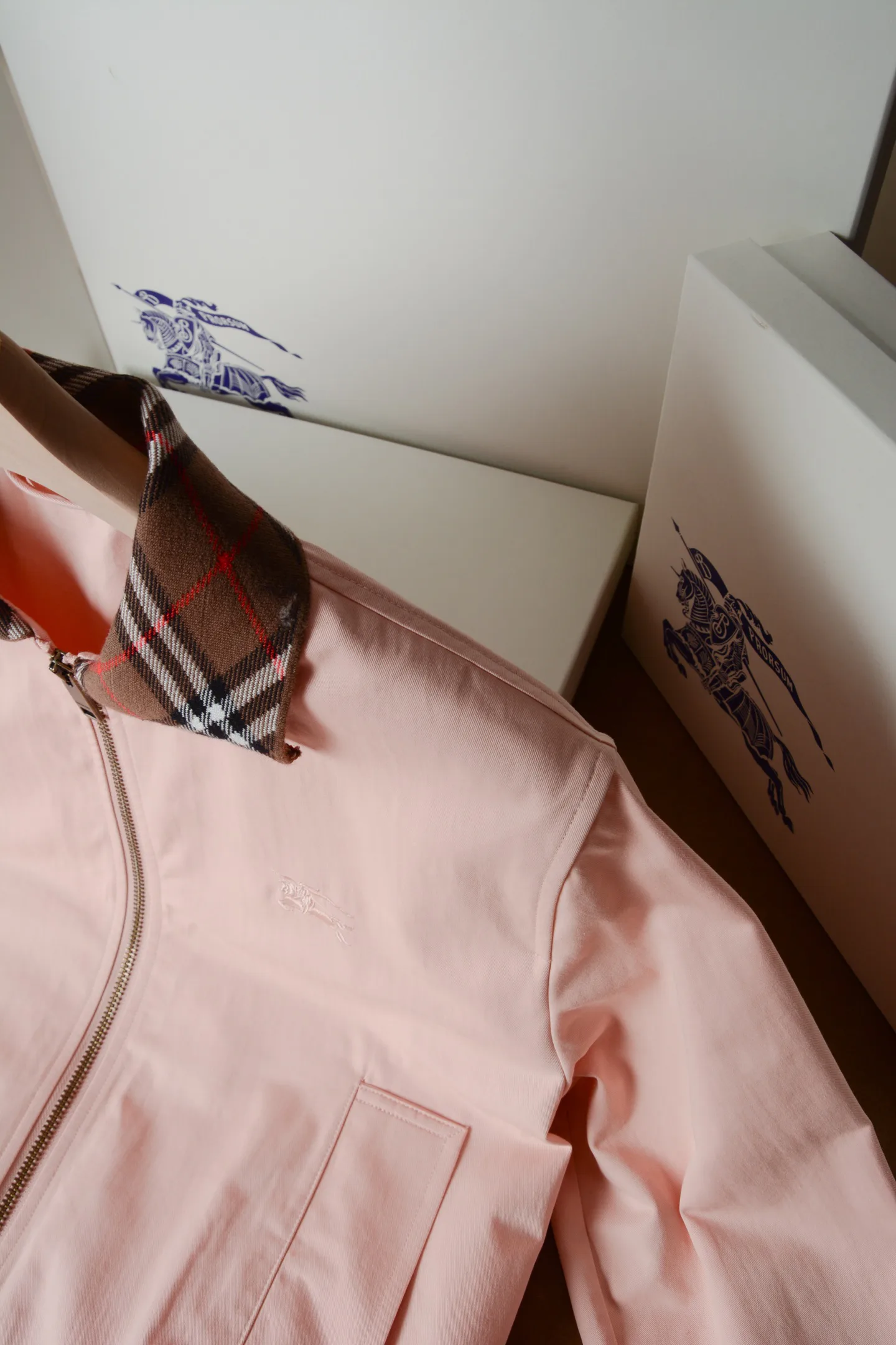 Women's Jackets And Down Jackets BURBERRY 18386471