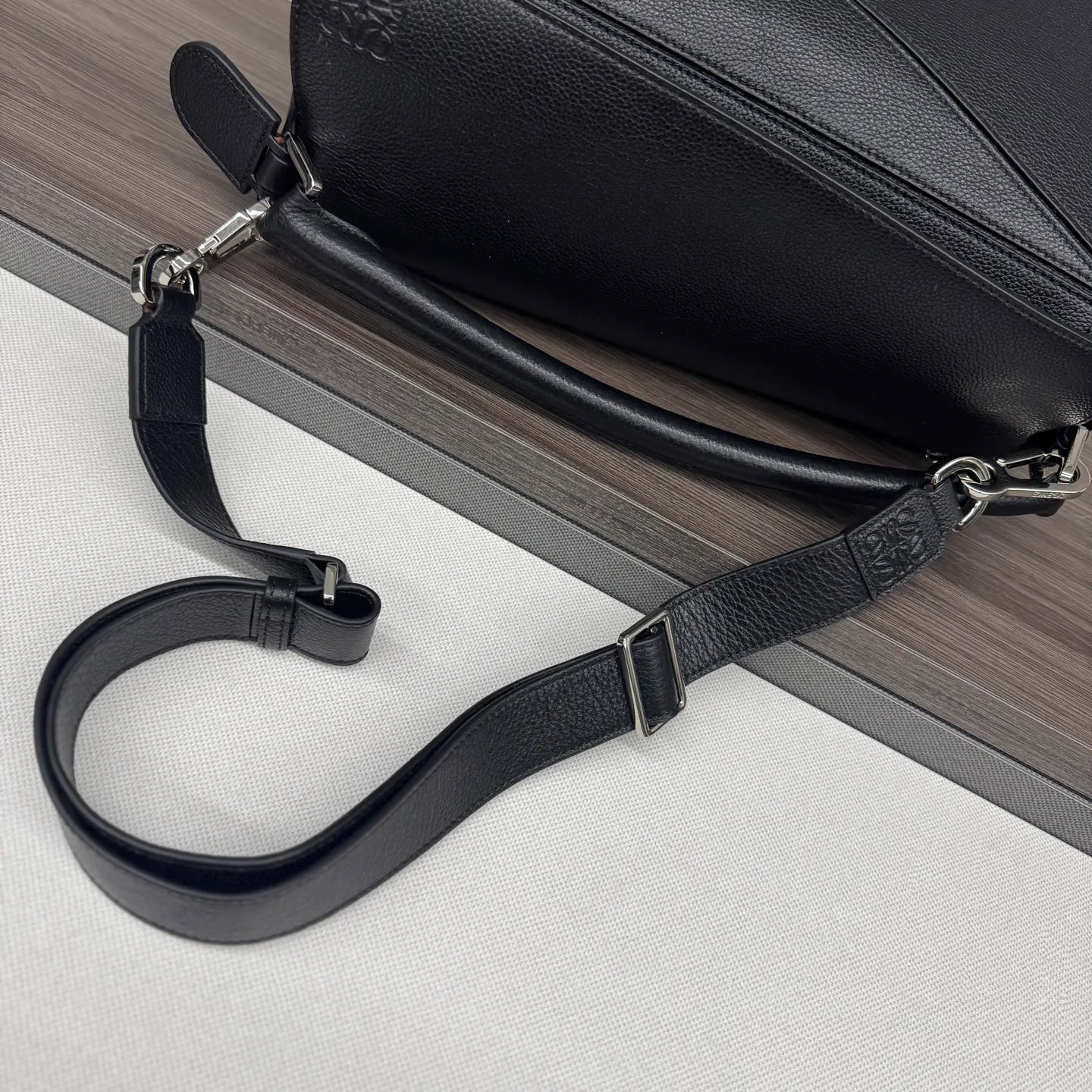 Women's Classic Handbags LOEWE 18030336