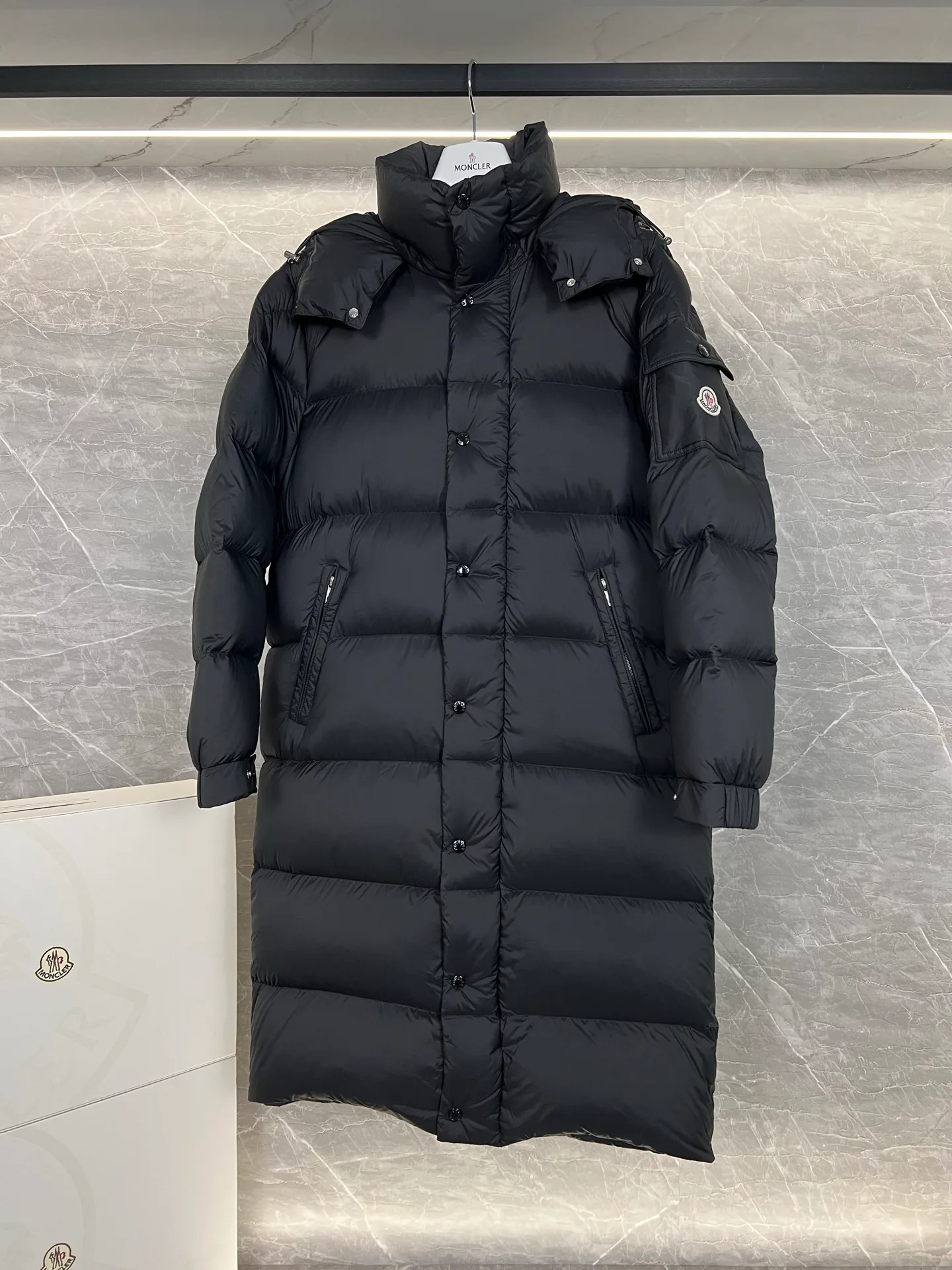 Куртки И Пуховики Мужские Moncler 18599882