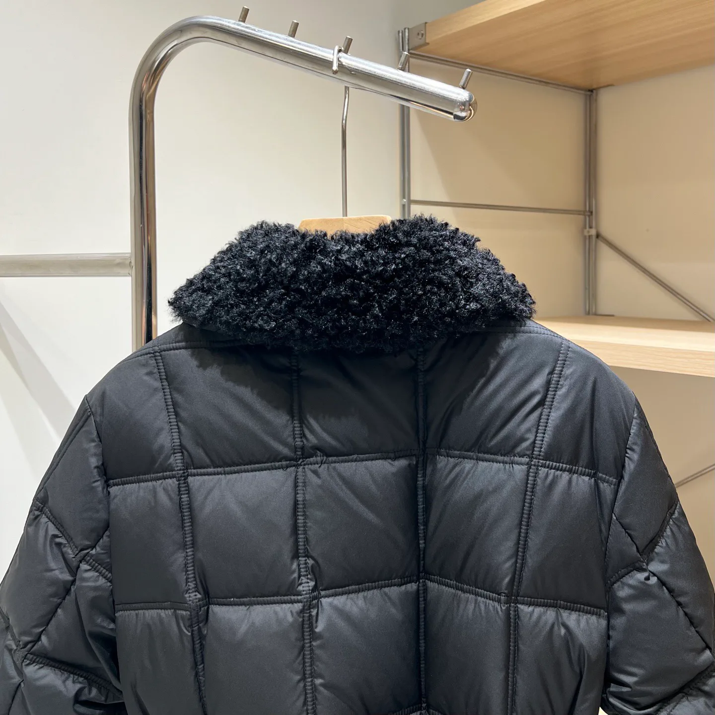 Women's Jackets And Down Jackets MONCLER 18036513