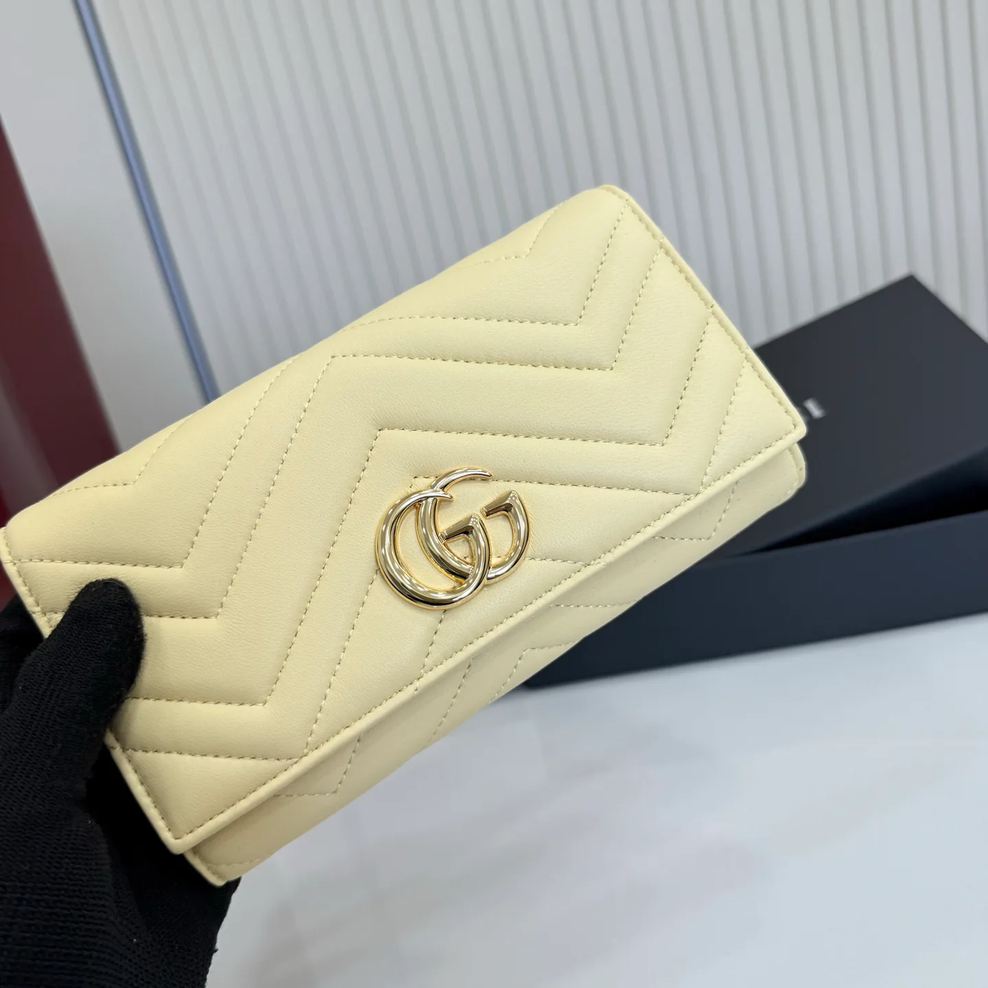 Women's Clutches GUCCI 17948231