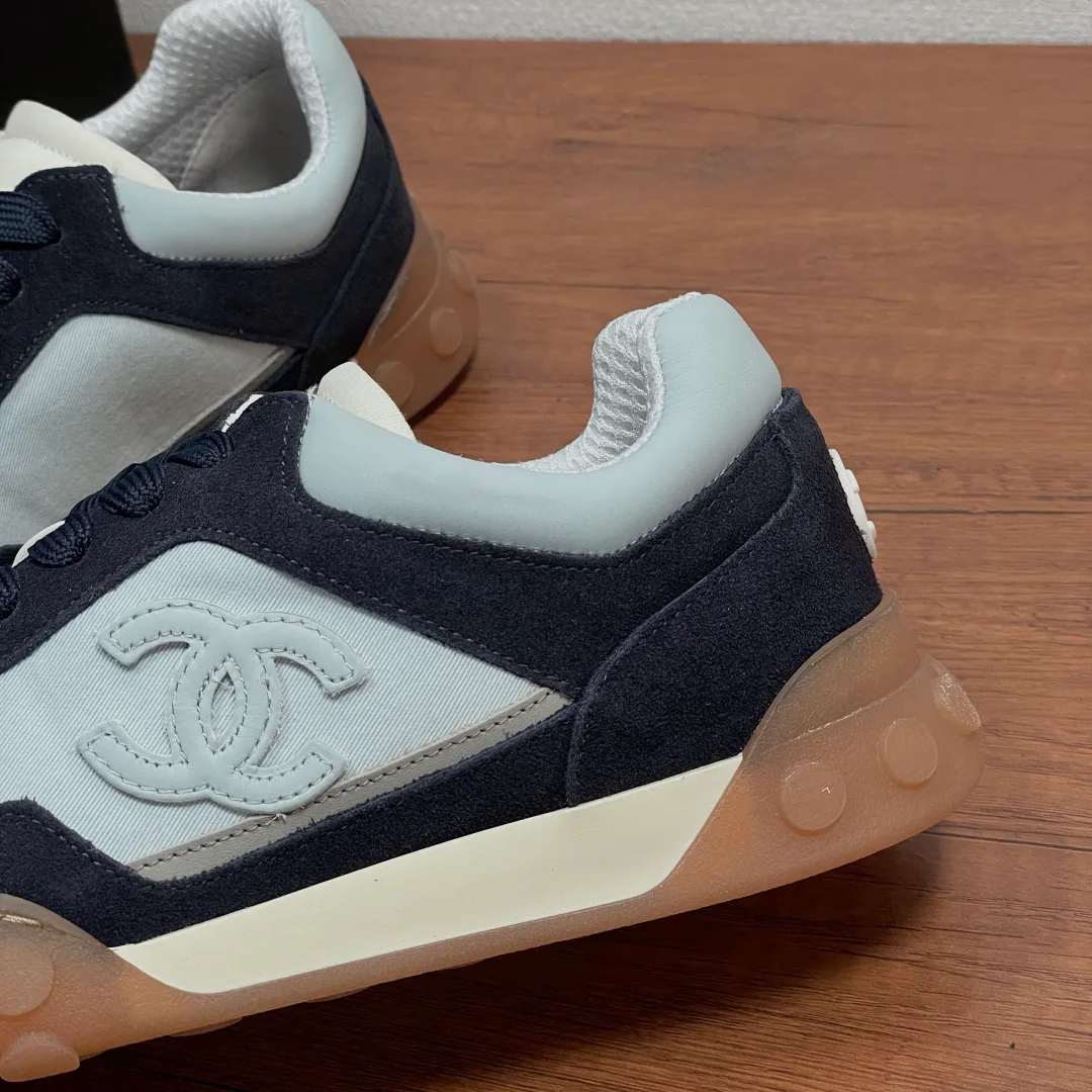 Women's Sneakers CHANEL 18000603