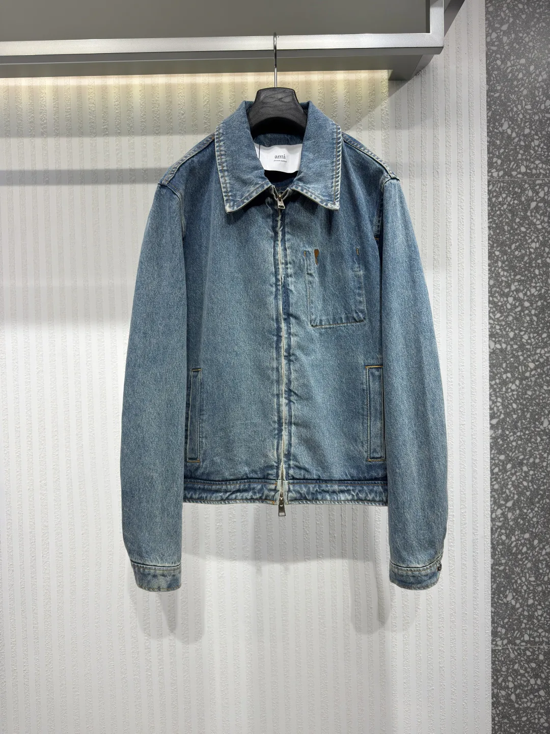 Men's Jackets And Down Jackets AMI PARIS 17967161