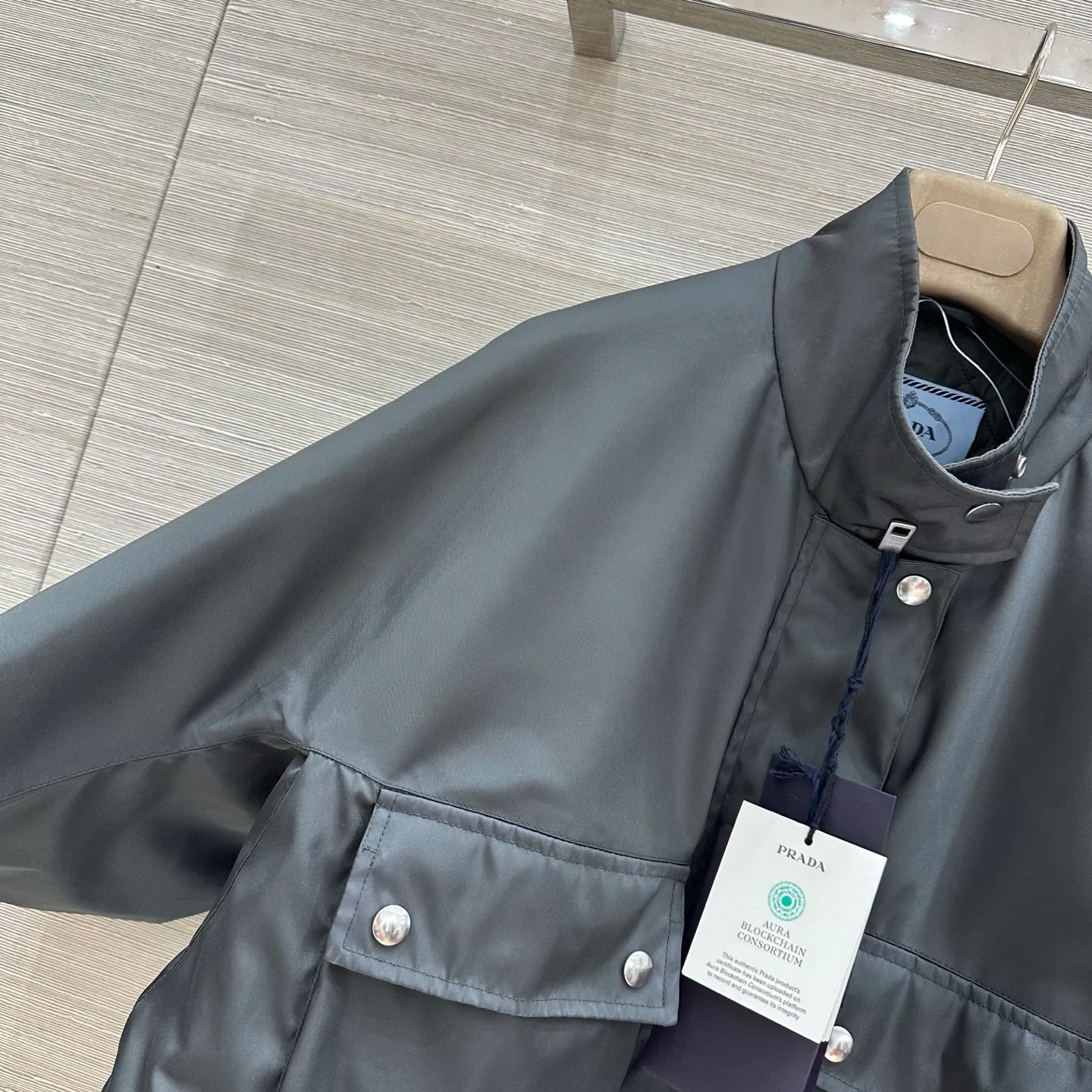 Куртки И Пуховики Женские Prada 18653894