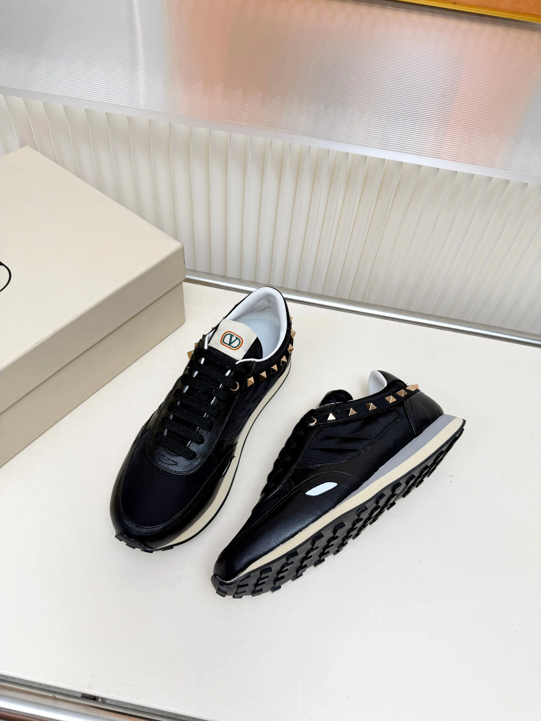 Women's Sneakers VALENTINO 18212005