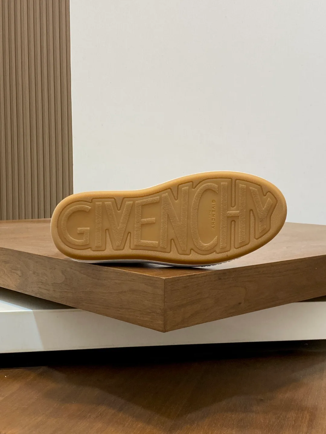 Men's Sneakers GIVENCHY 18449131